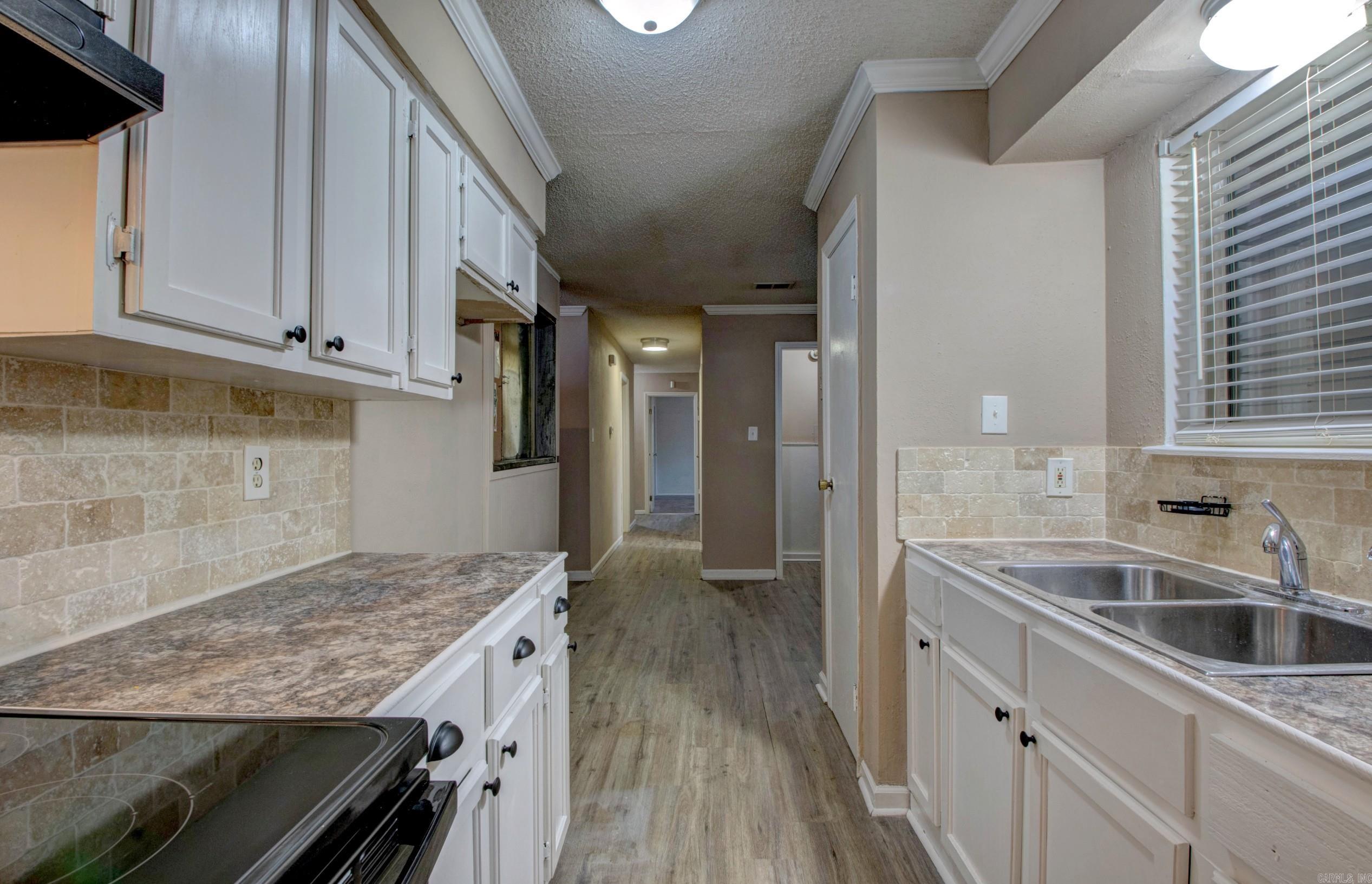 48 Parkridge Dr