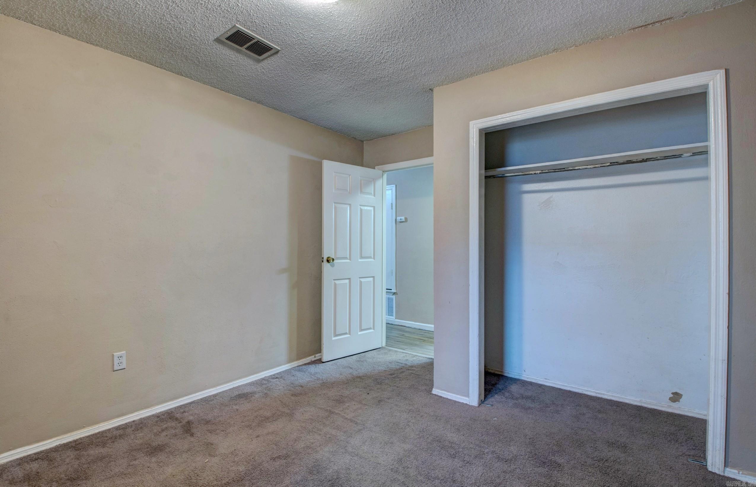 48 Parkridge Dr