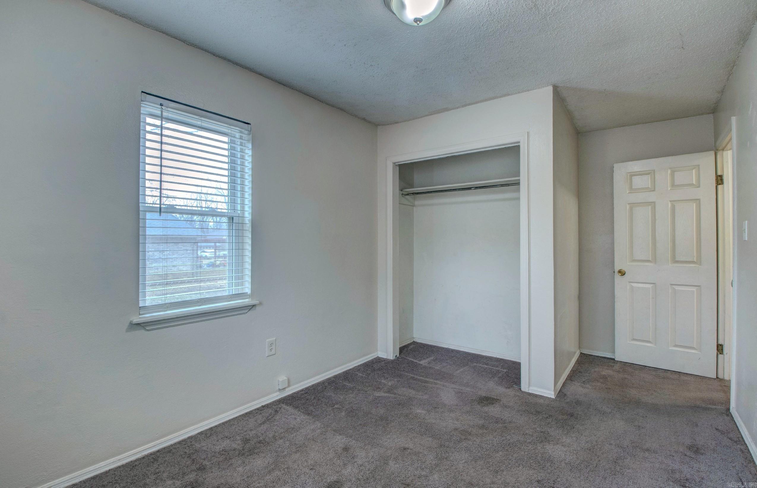 48 Parkridge Dr