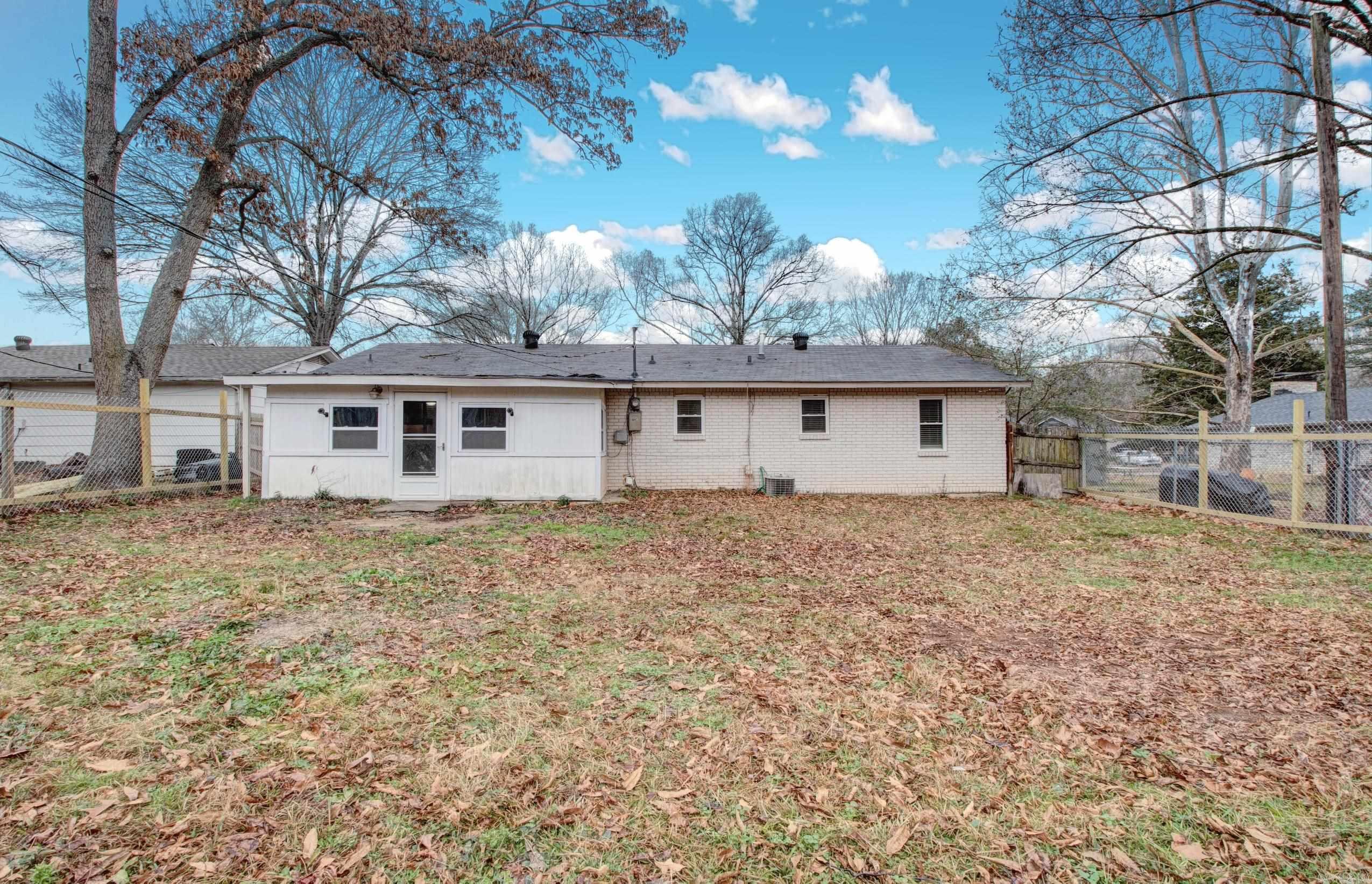 48 Parkridge Dr