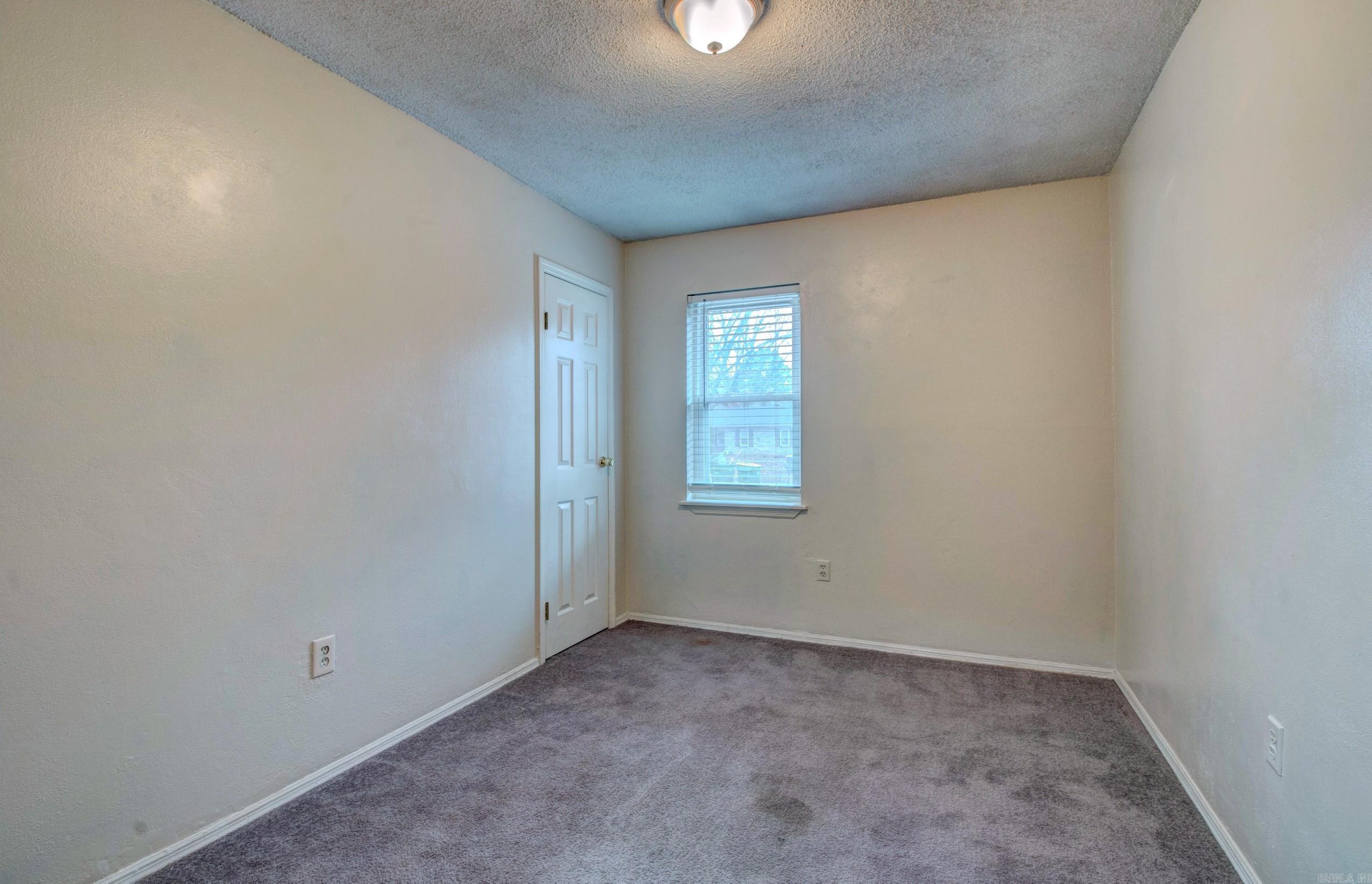 48 Parkridge Dr