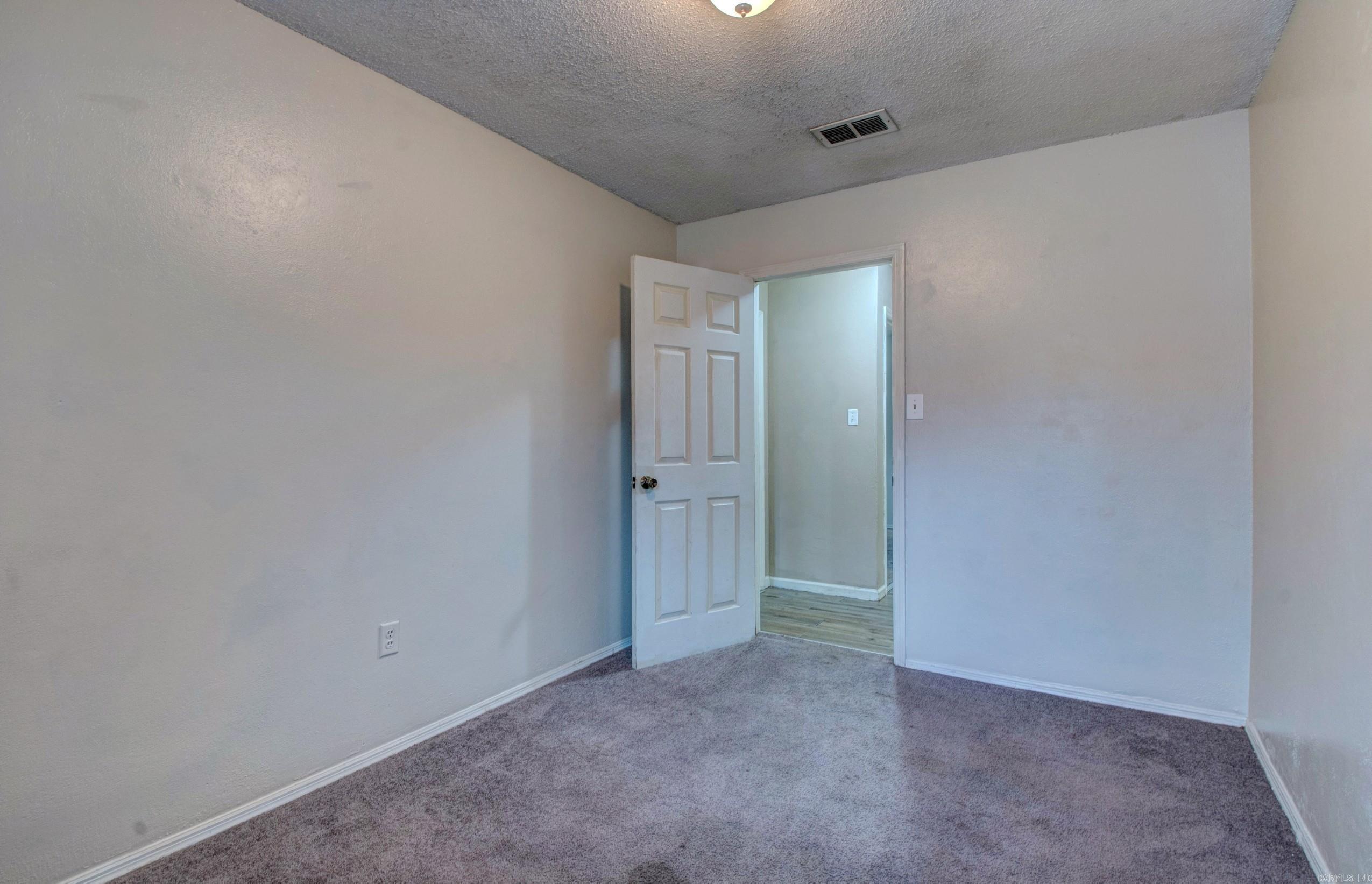 48 Parkridge Dr