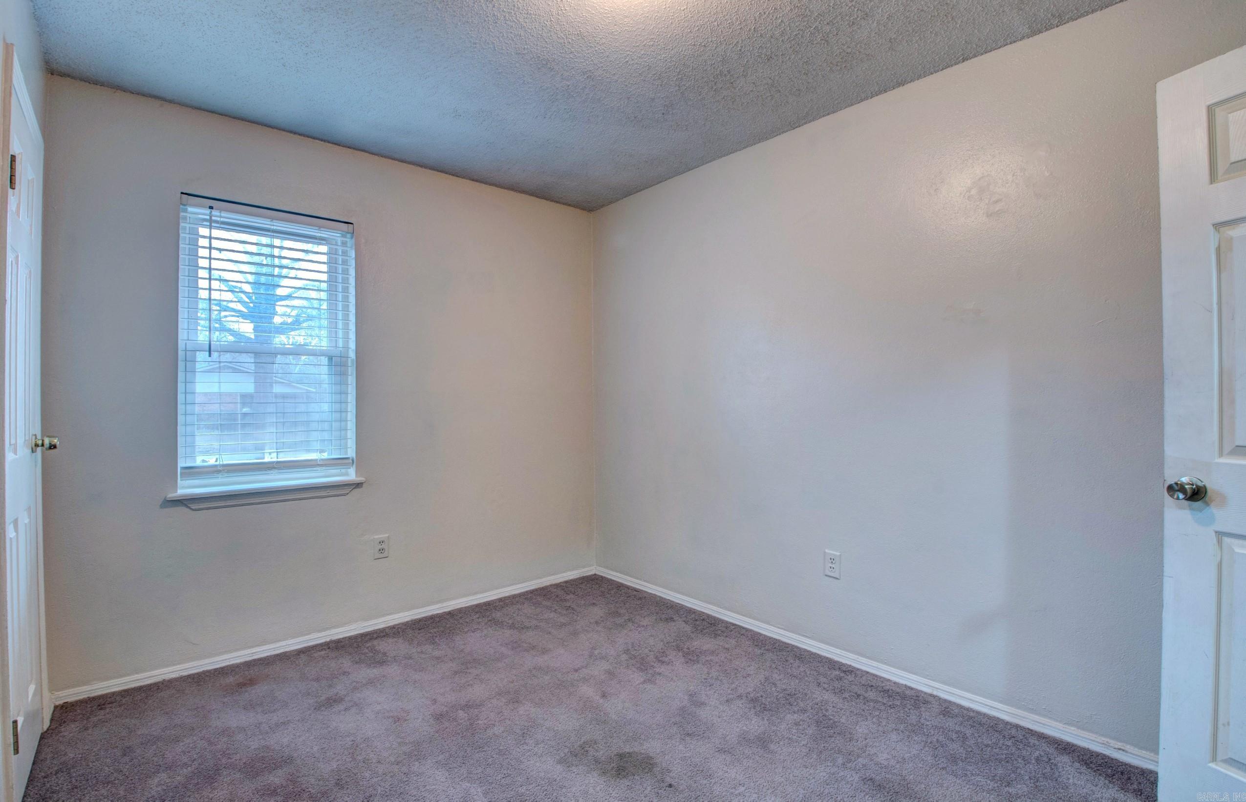 48 Parkridge Dr