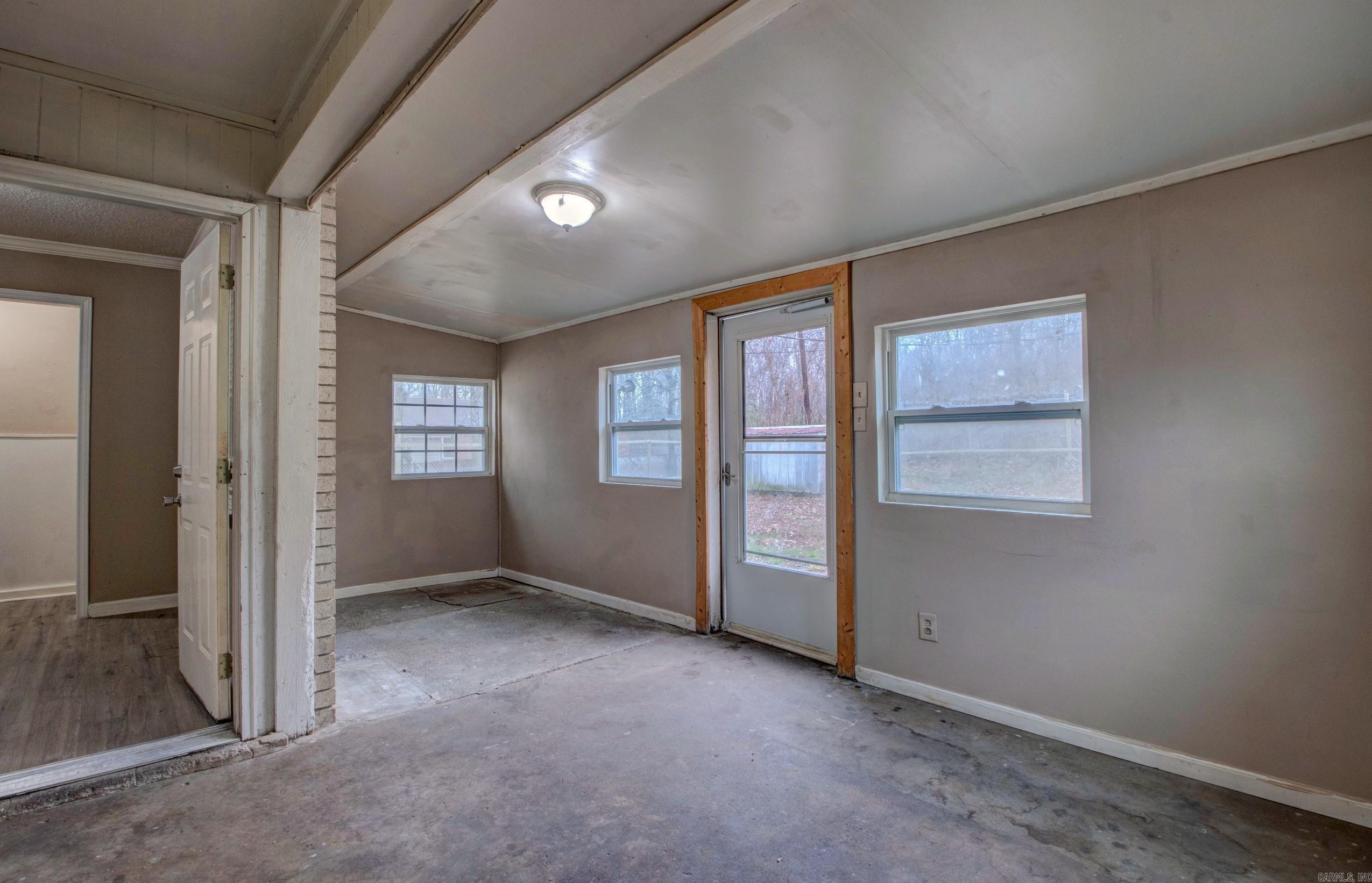 48 Parkridge Dr
