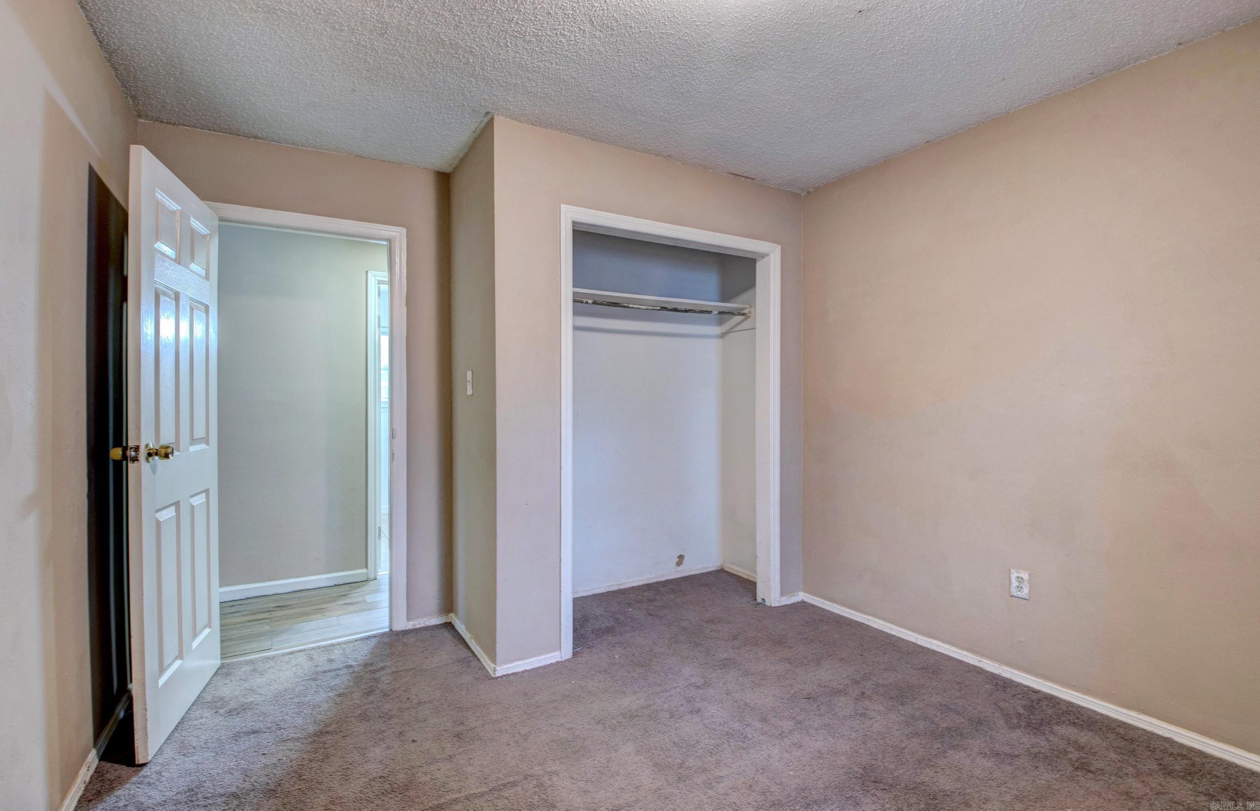 48 Parkridge Dr