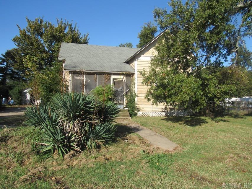 318 Depot St