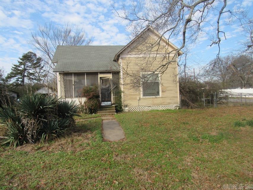 318 Depot St