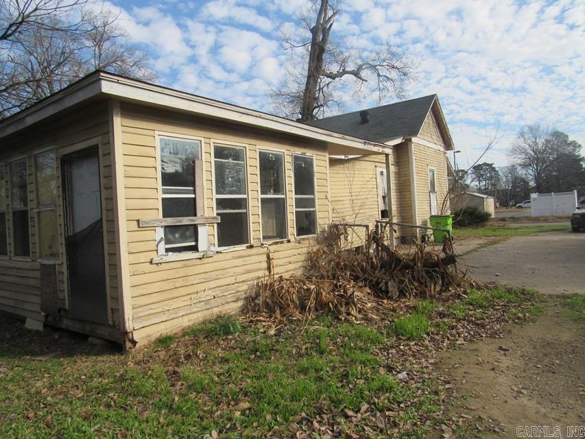 318 Depot St