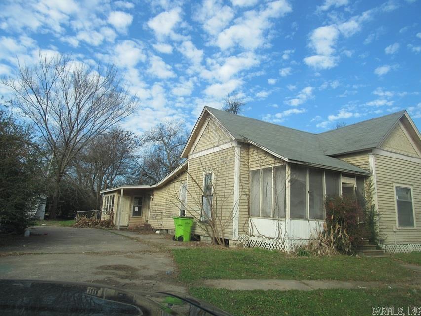 318 Depot St