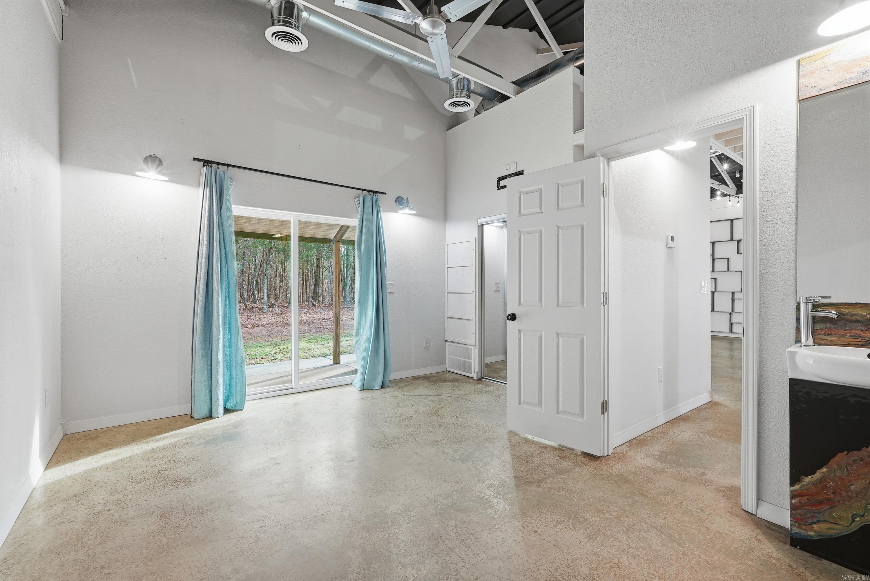 18 Kenwood Cove