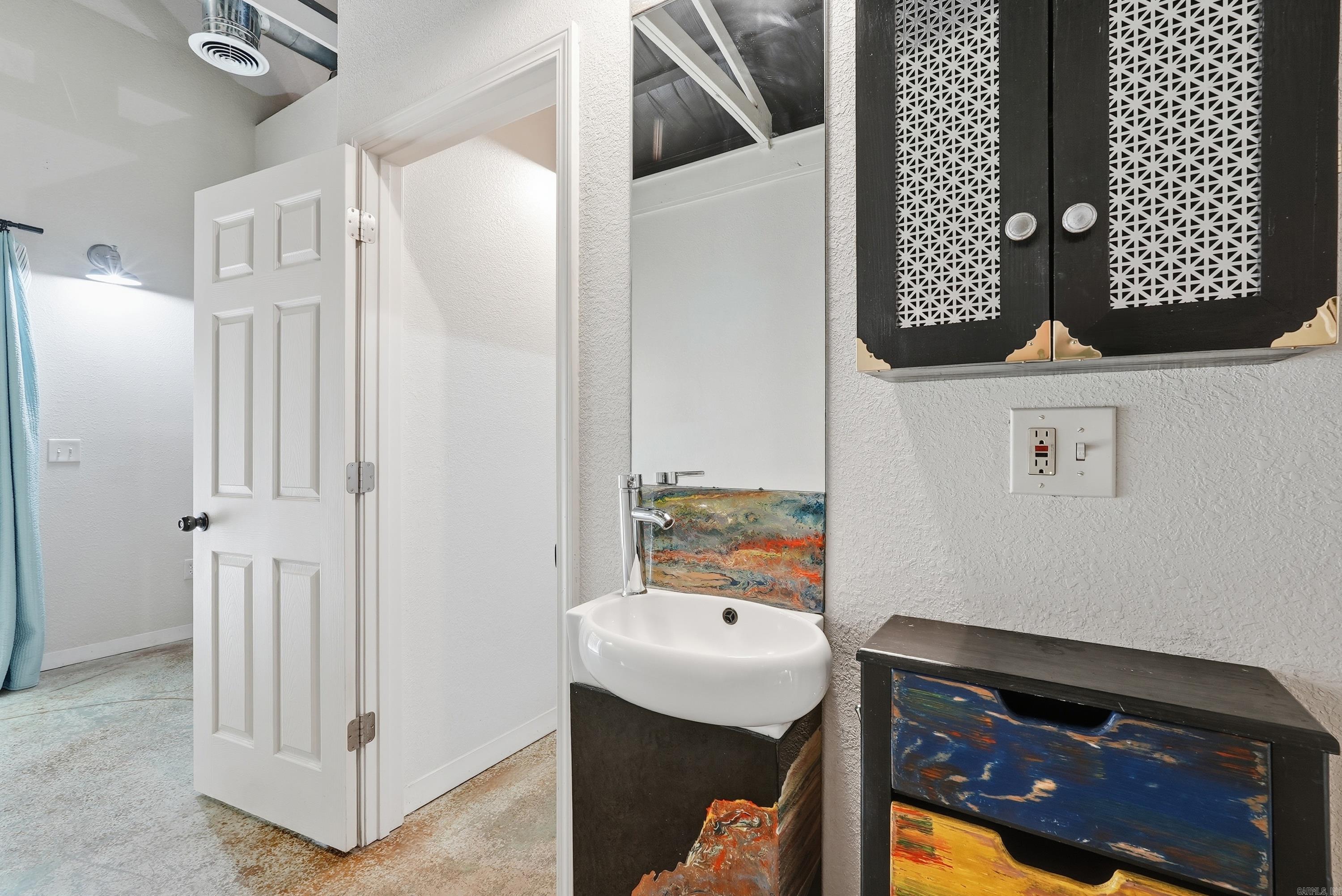 18 Kenwood Cove