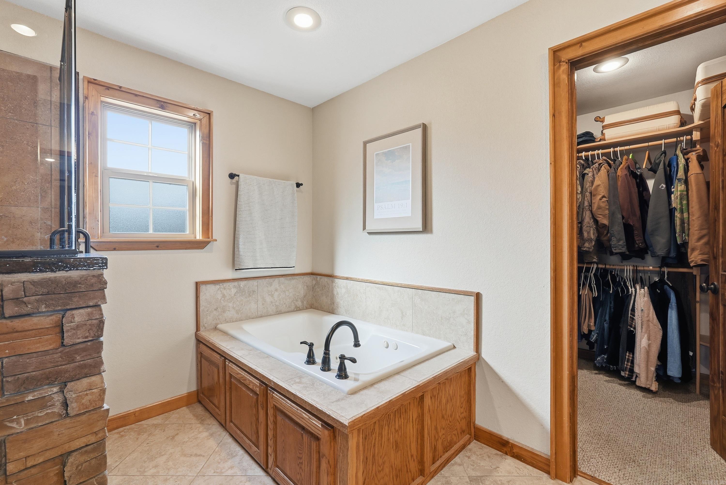 18 Kenwood Cove