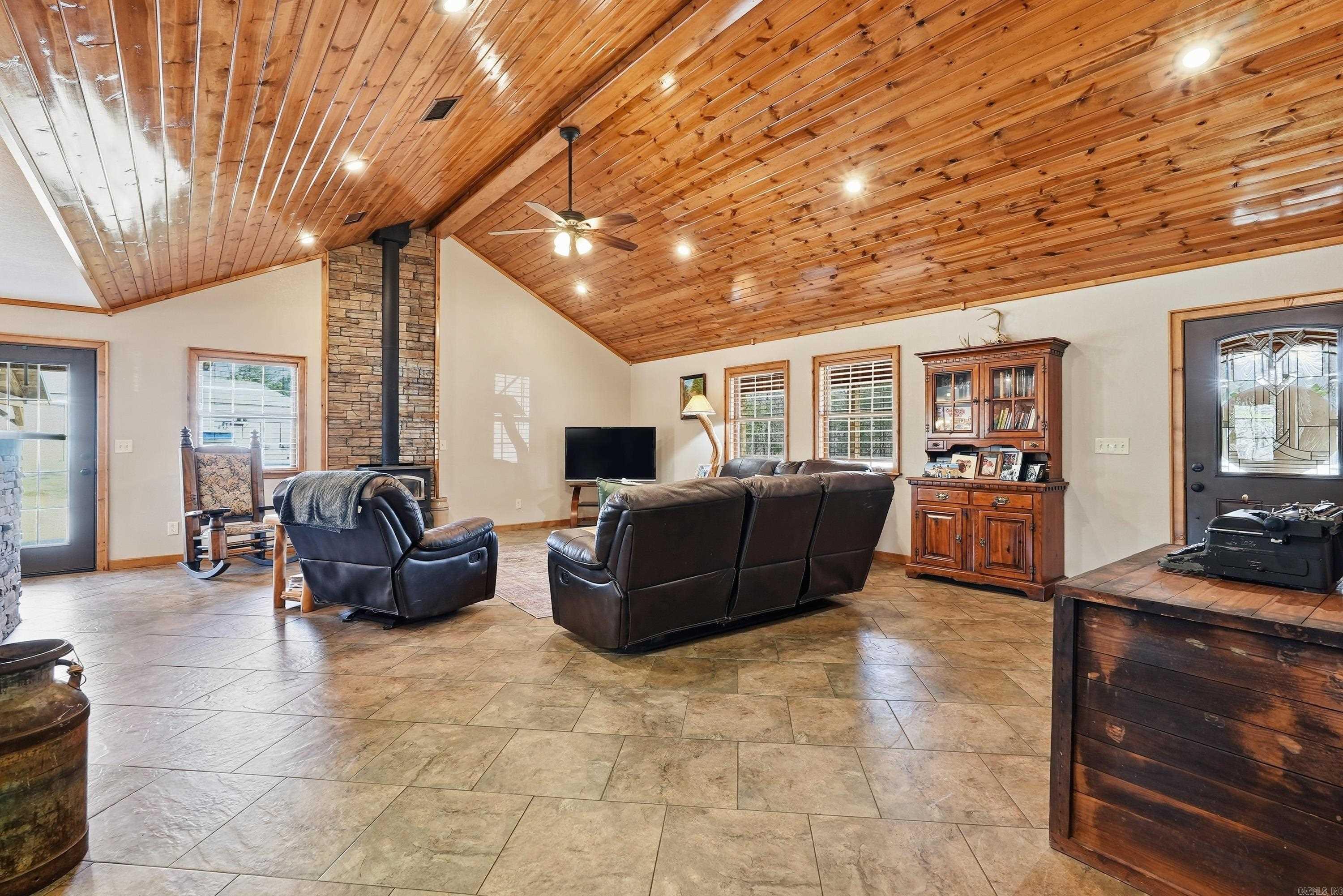 18 Kenwood Cove