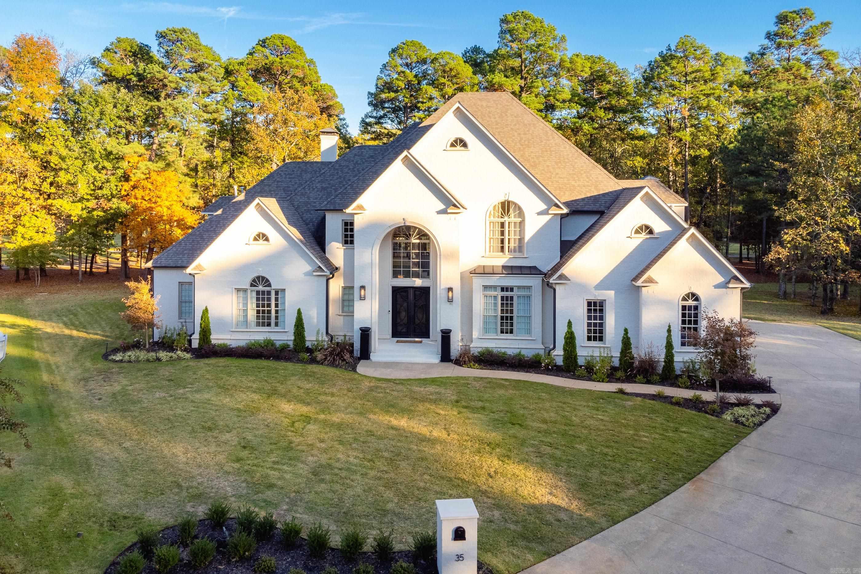 35 Sologne Circle