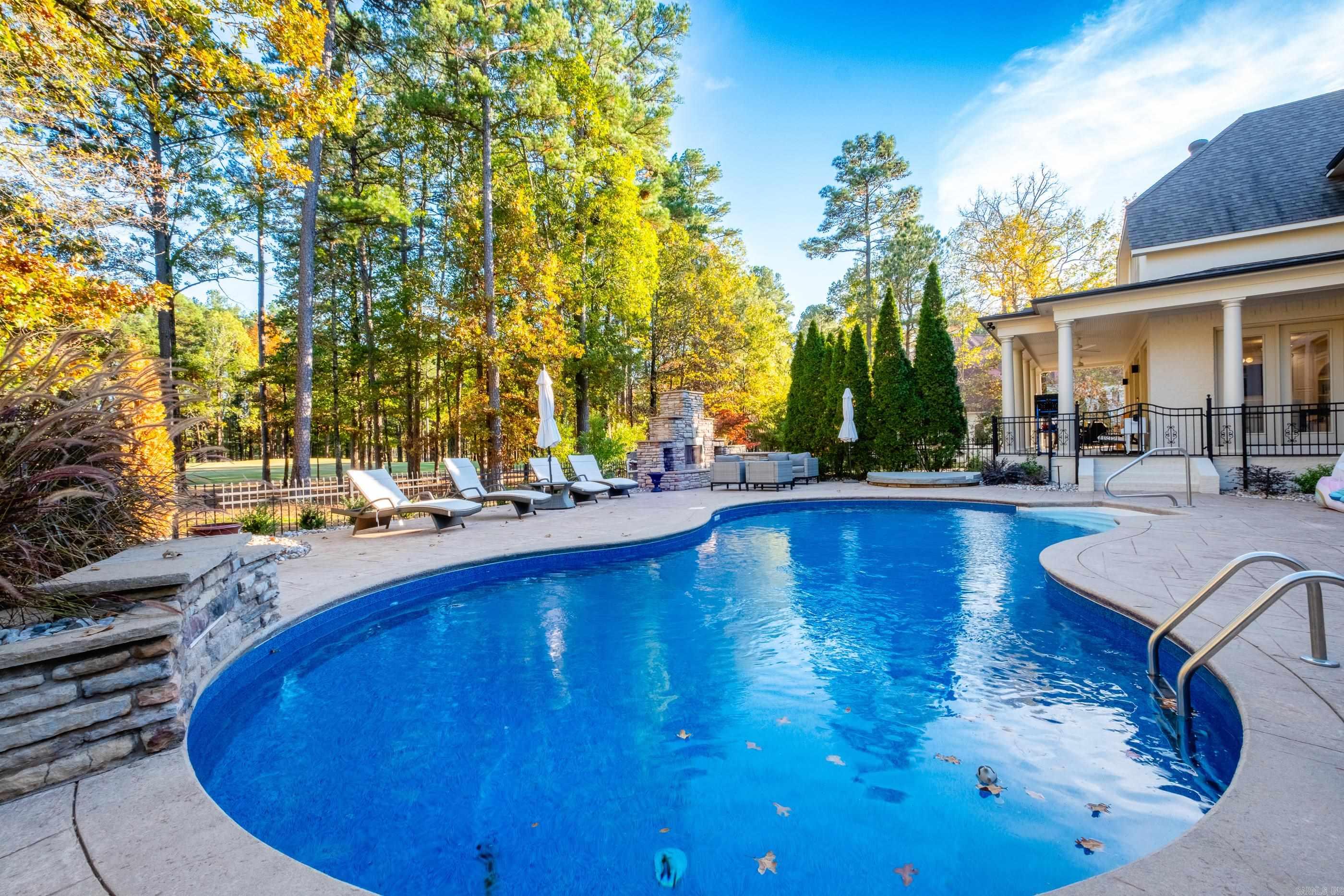 35 Sologne Circle
