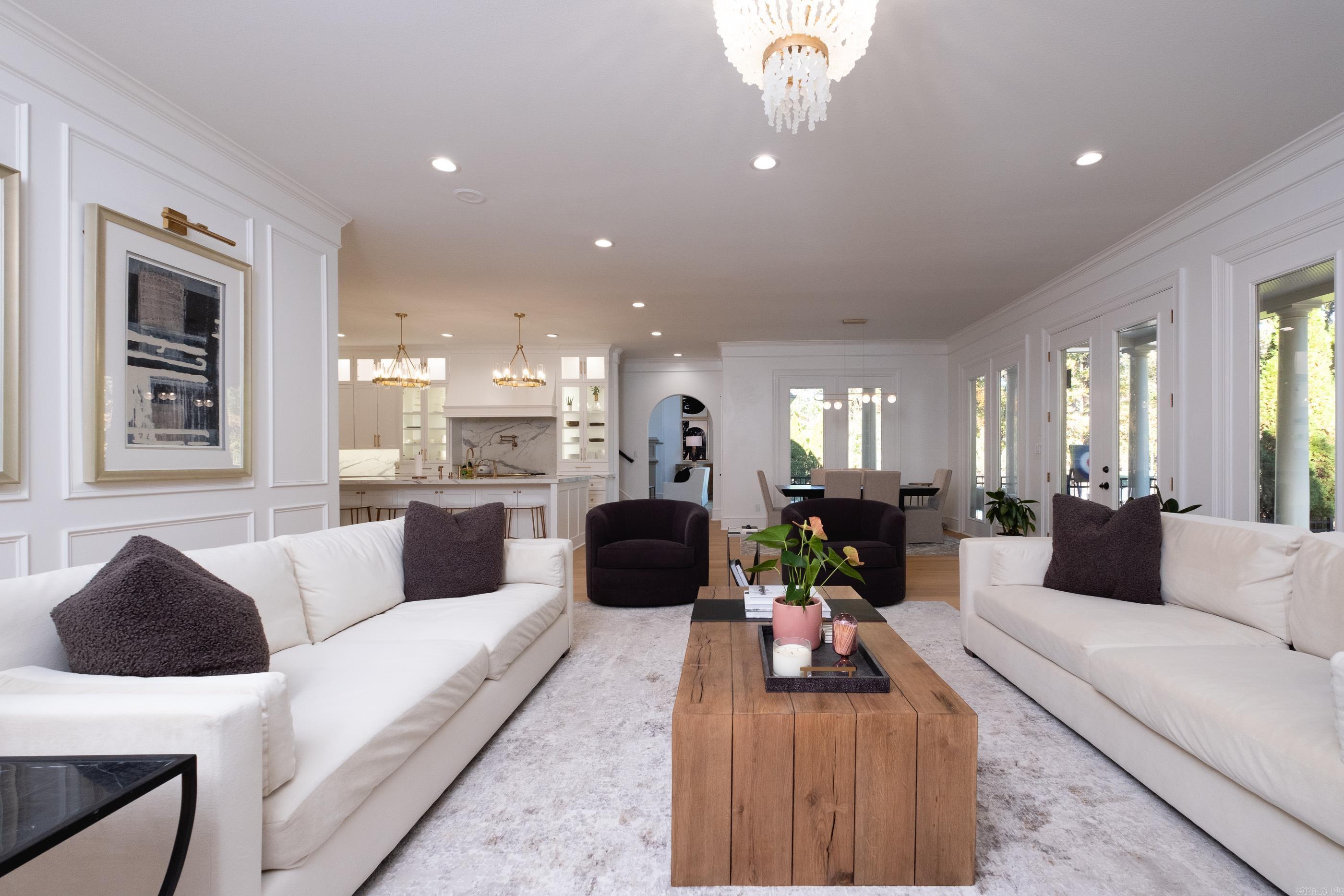 35 Sologne Circle