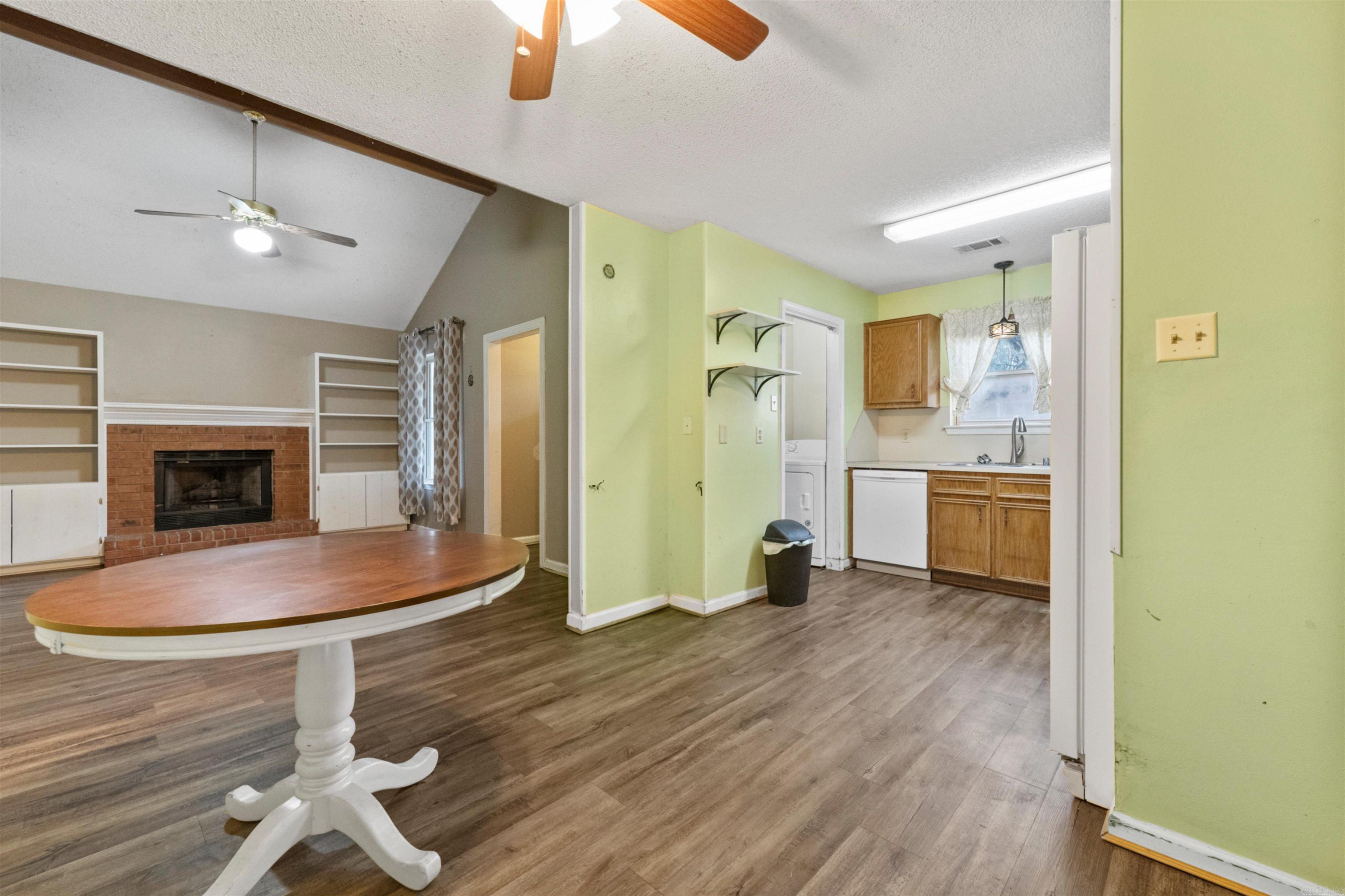 9404 Maryland Cove