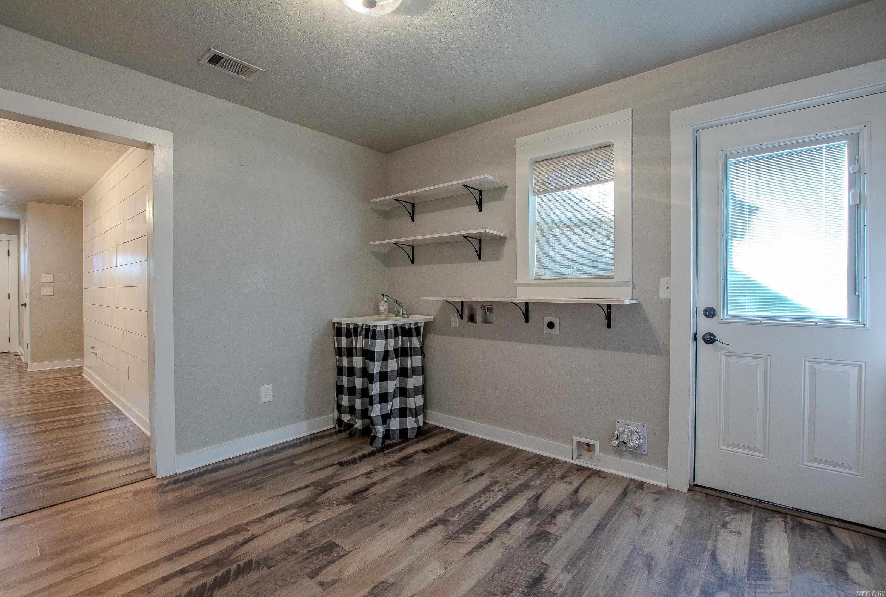 1724 Lynnwood Drive