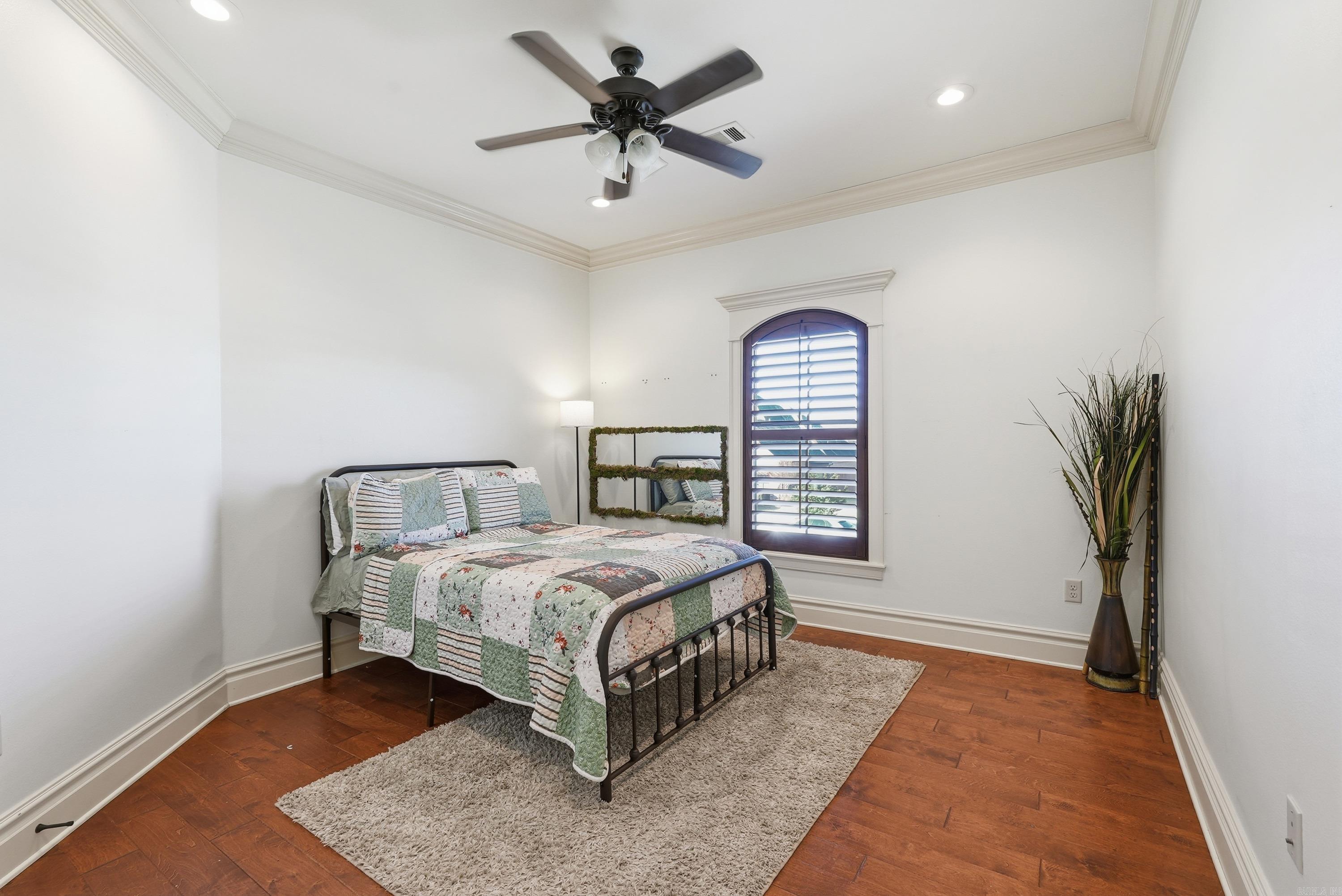 1120 Applewood Drive