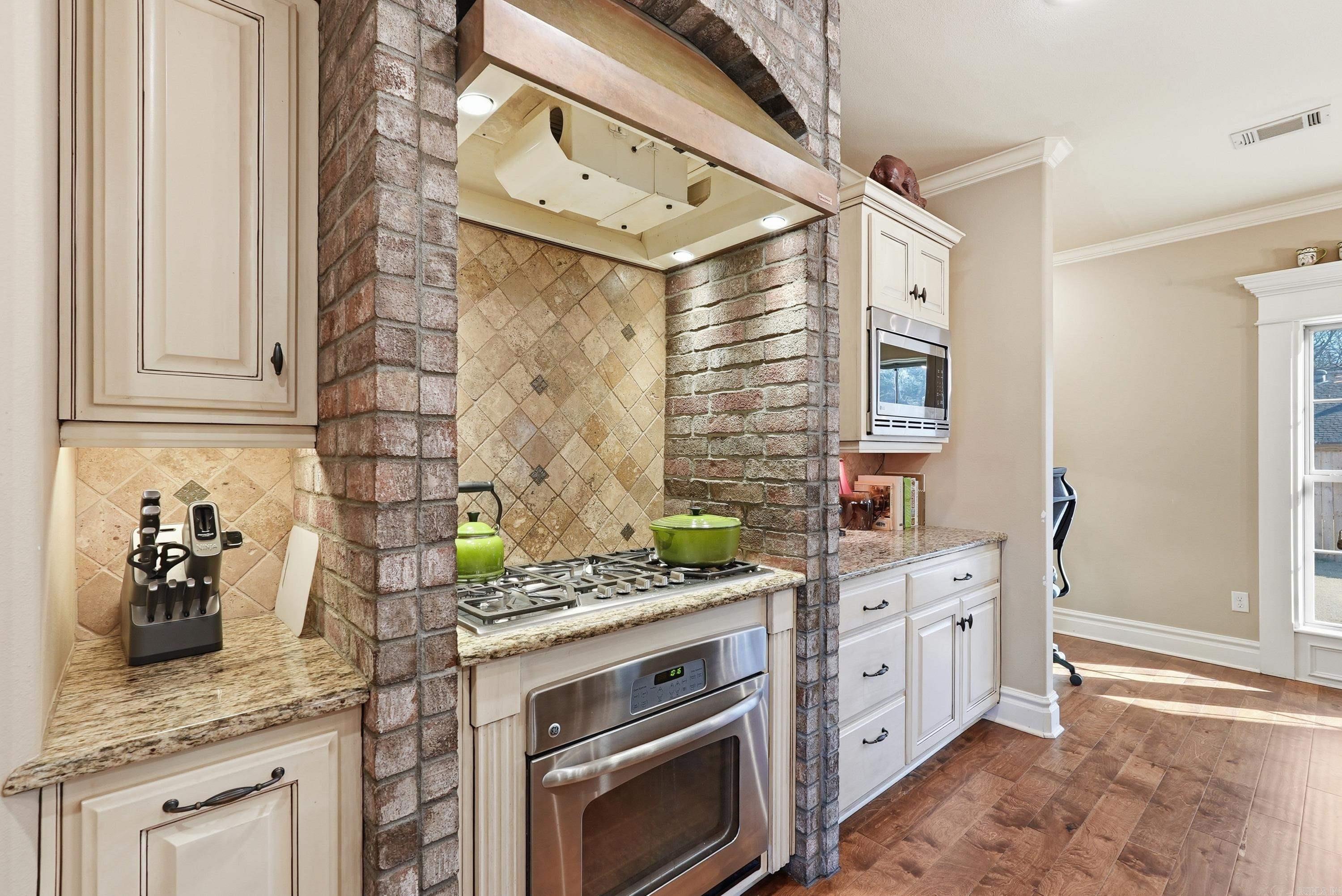 1120 Applewood Drive