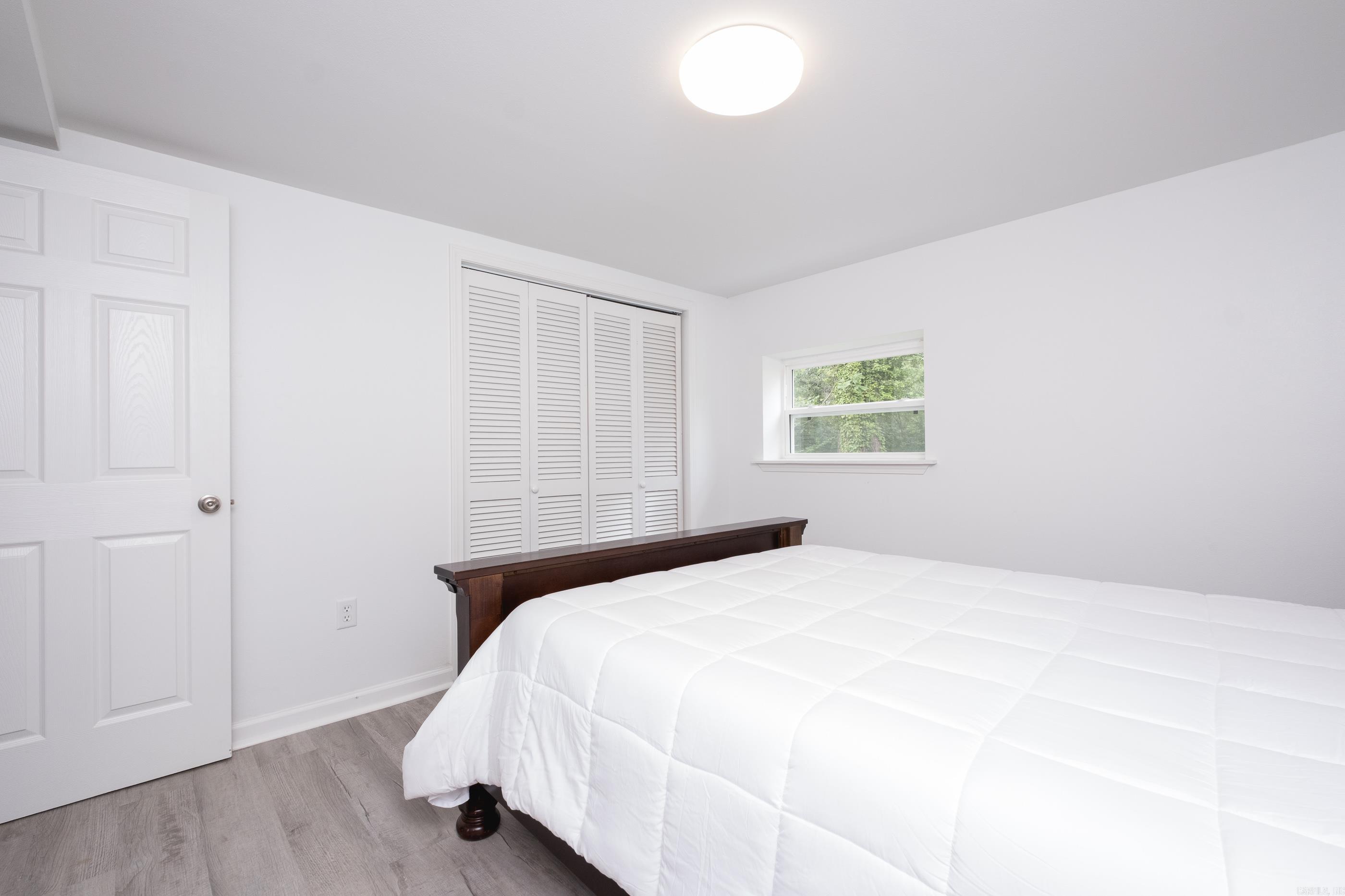 4605 N Cedar