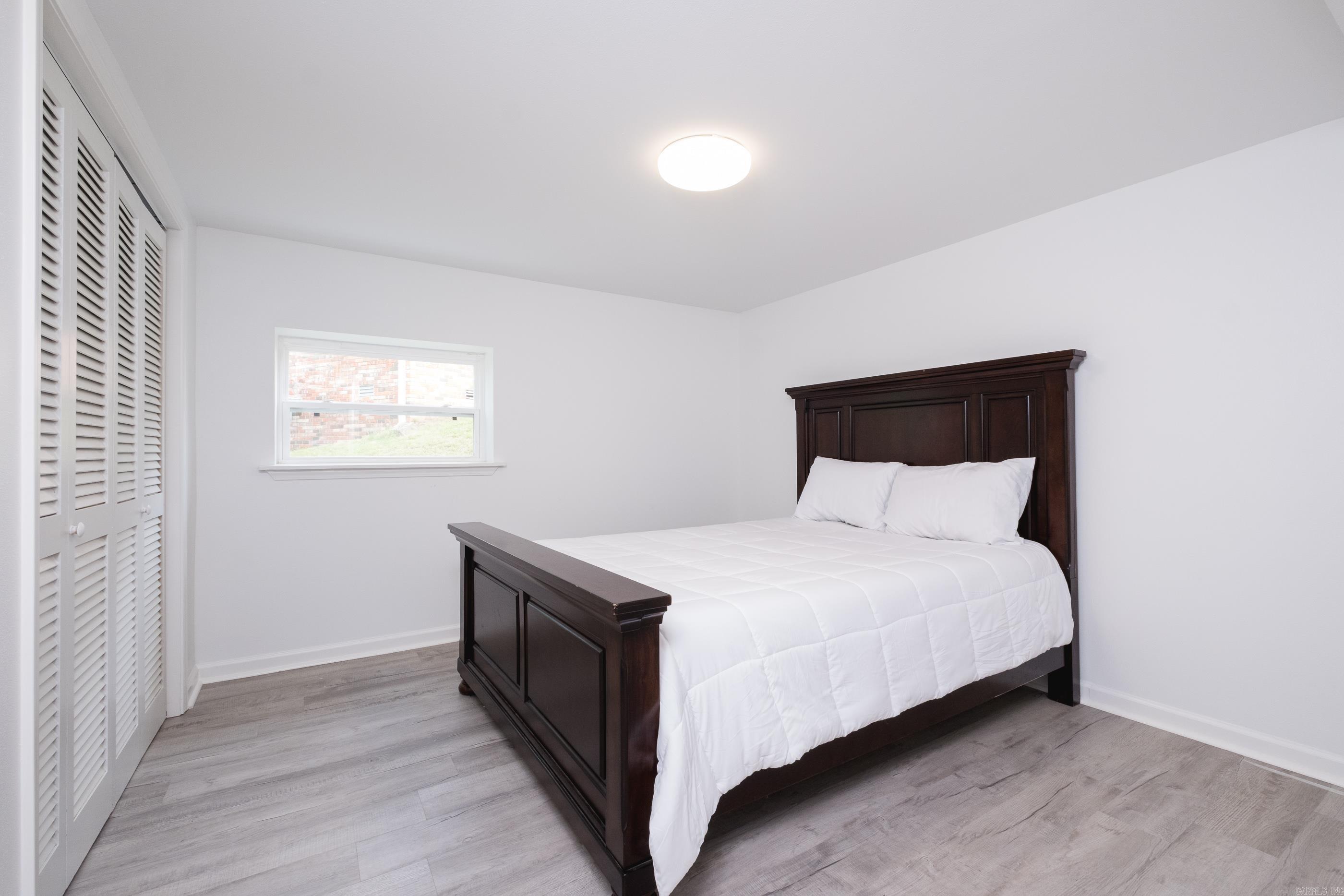 4605 N Cedar