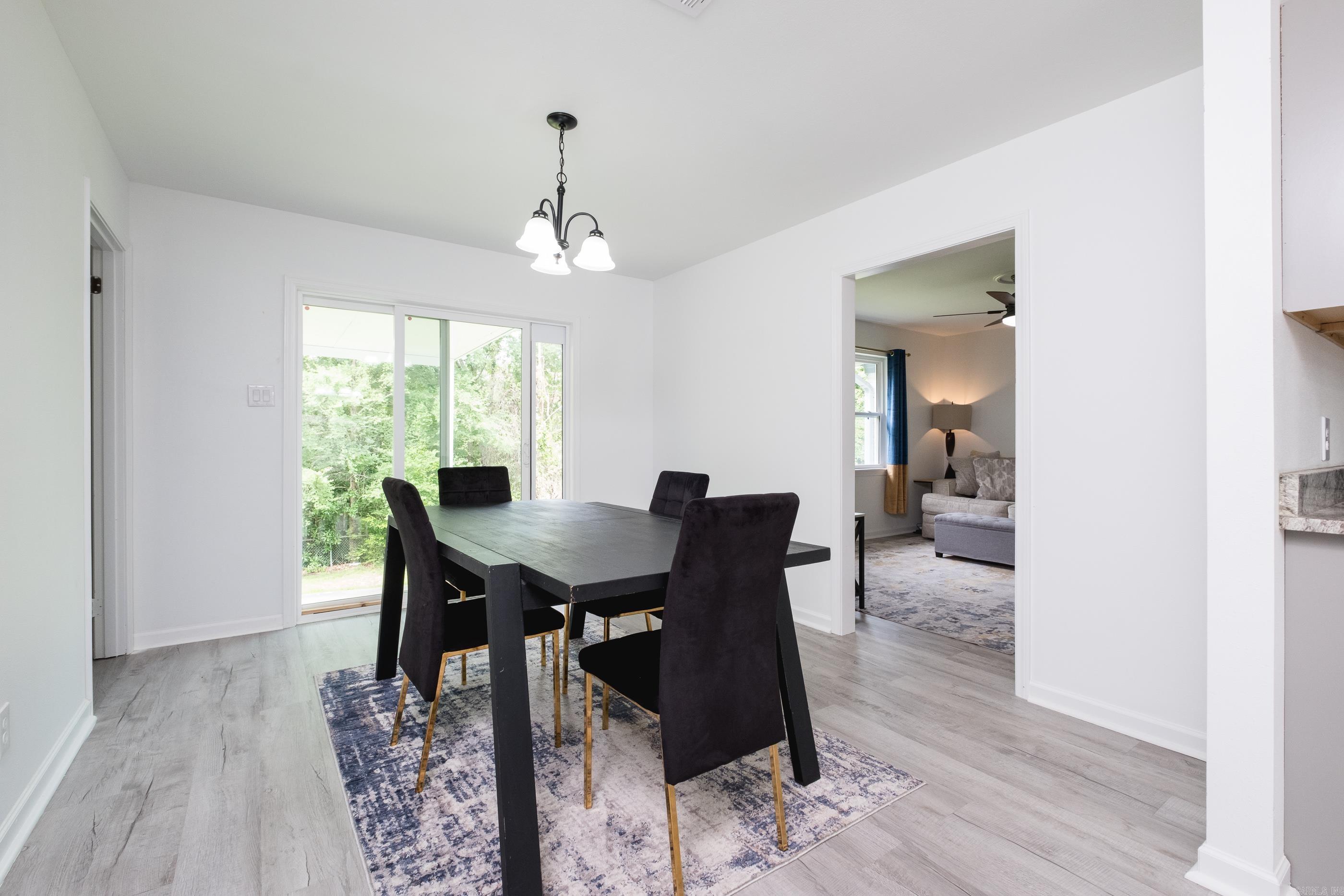 4605 N Cedar