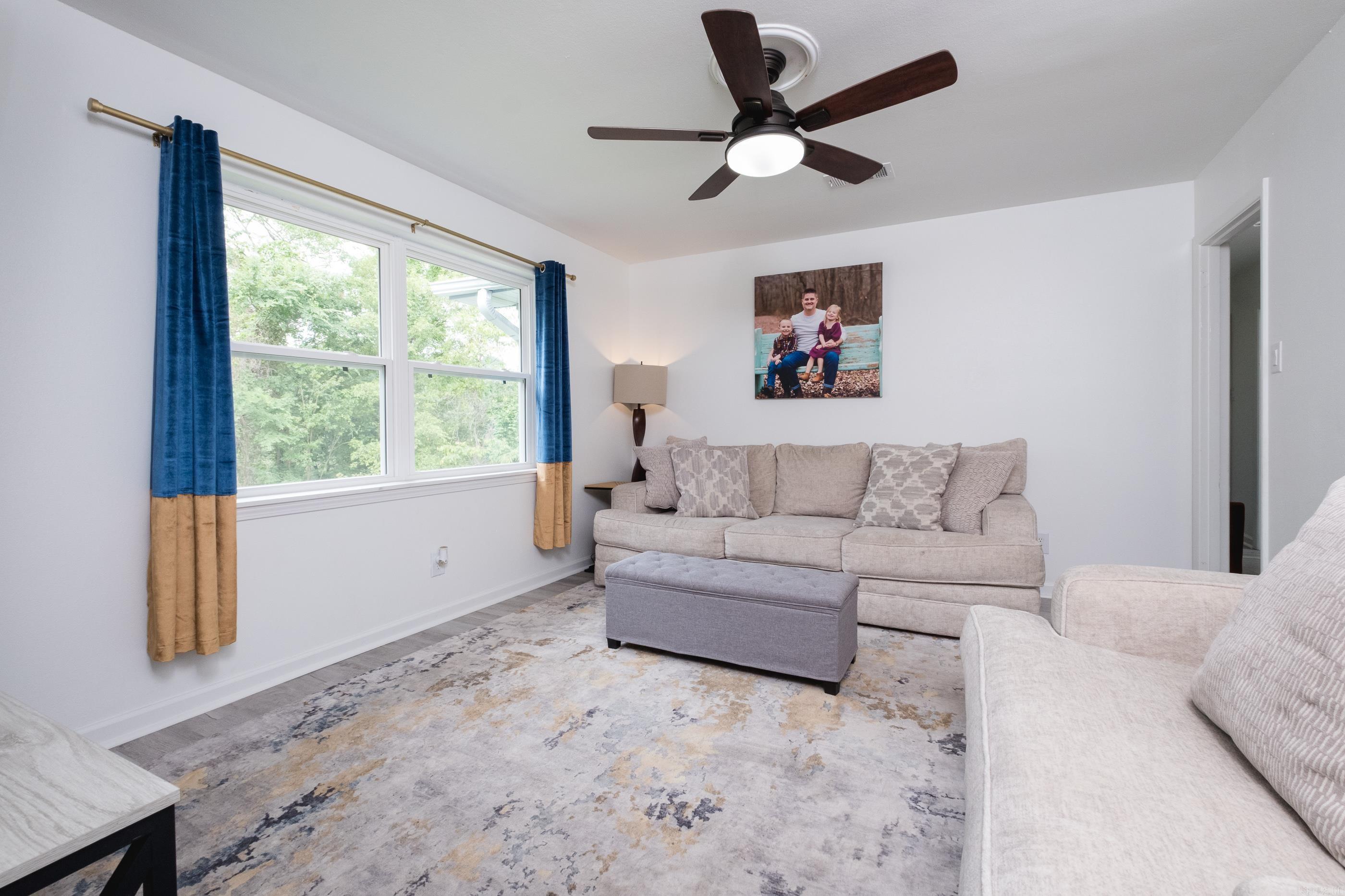 4605 N Cedar