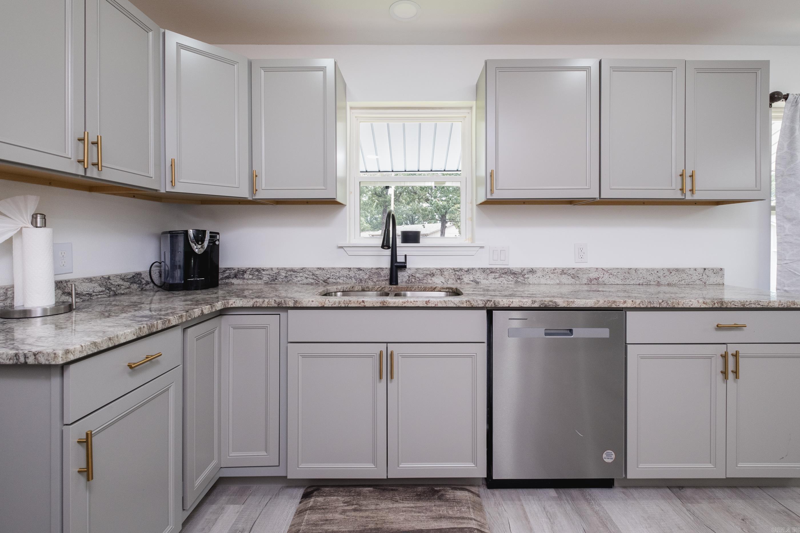 4605 N Cedar