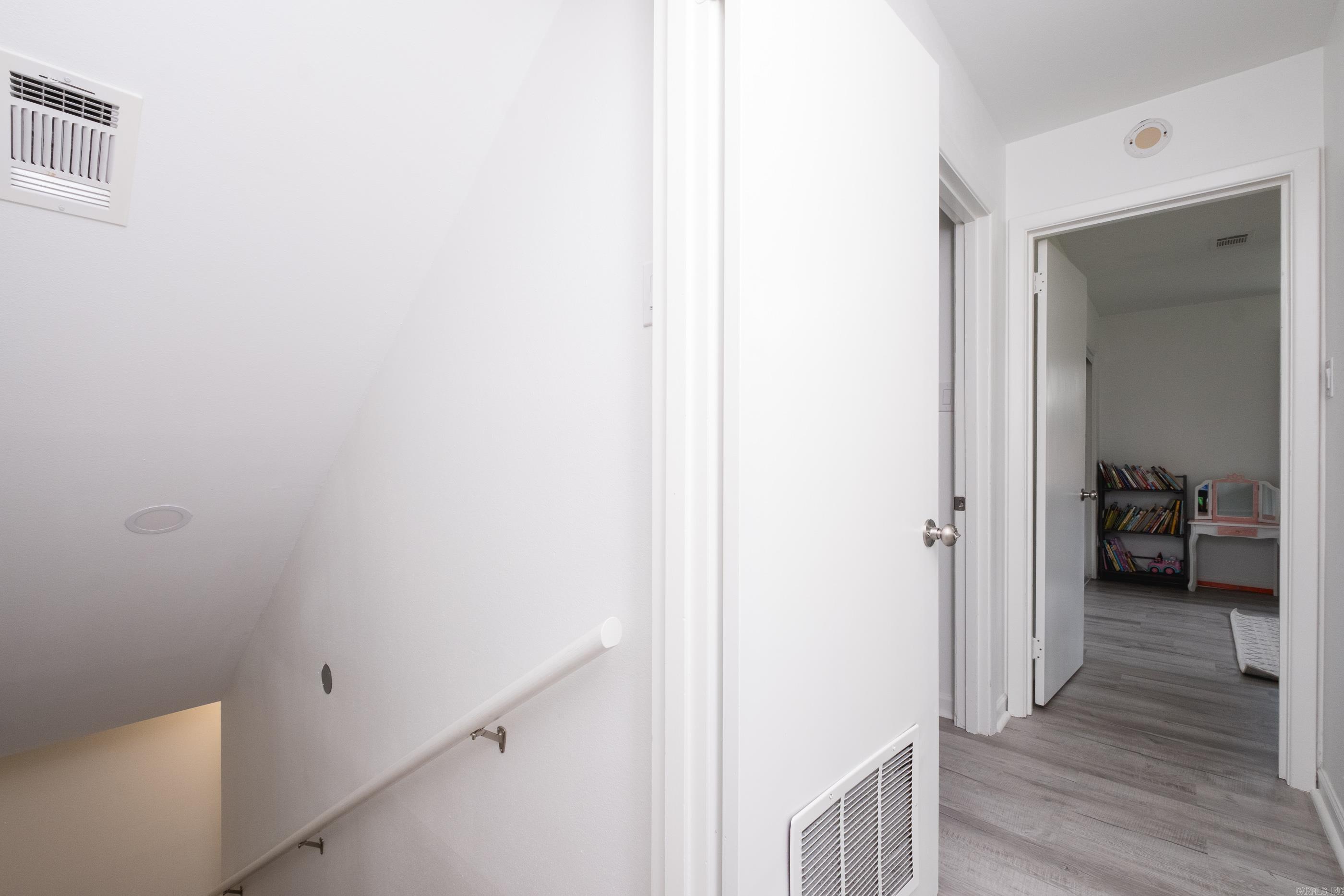 4605 N Cedar