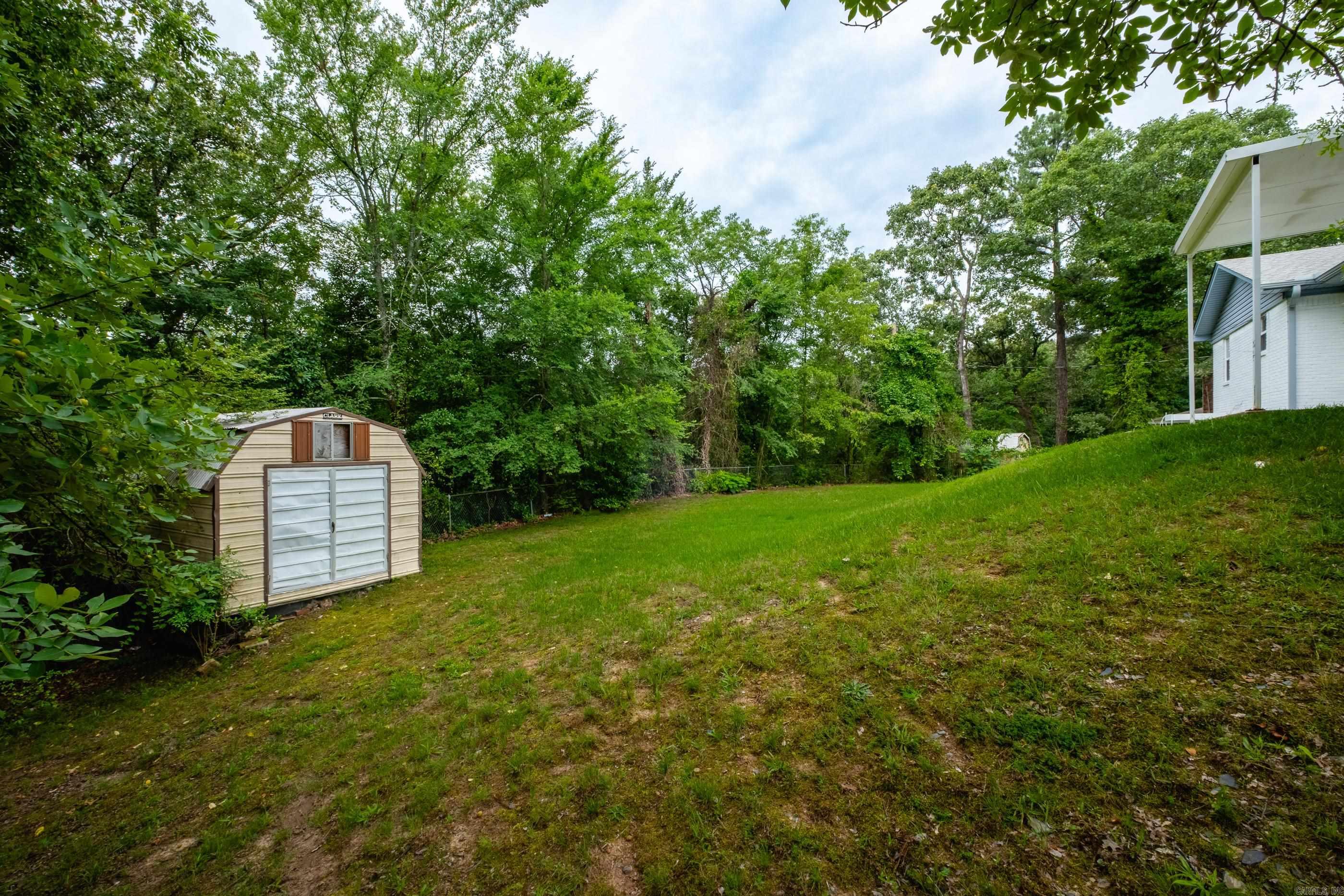 4605 N Cedar