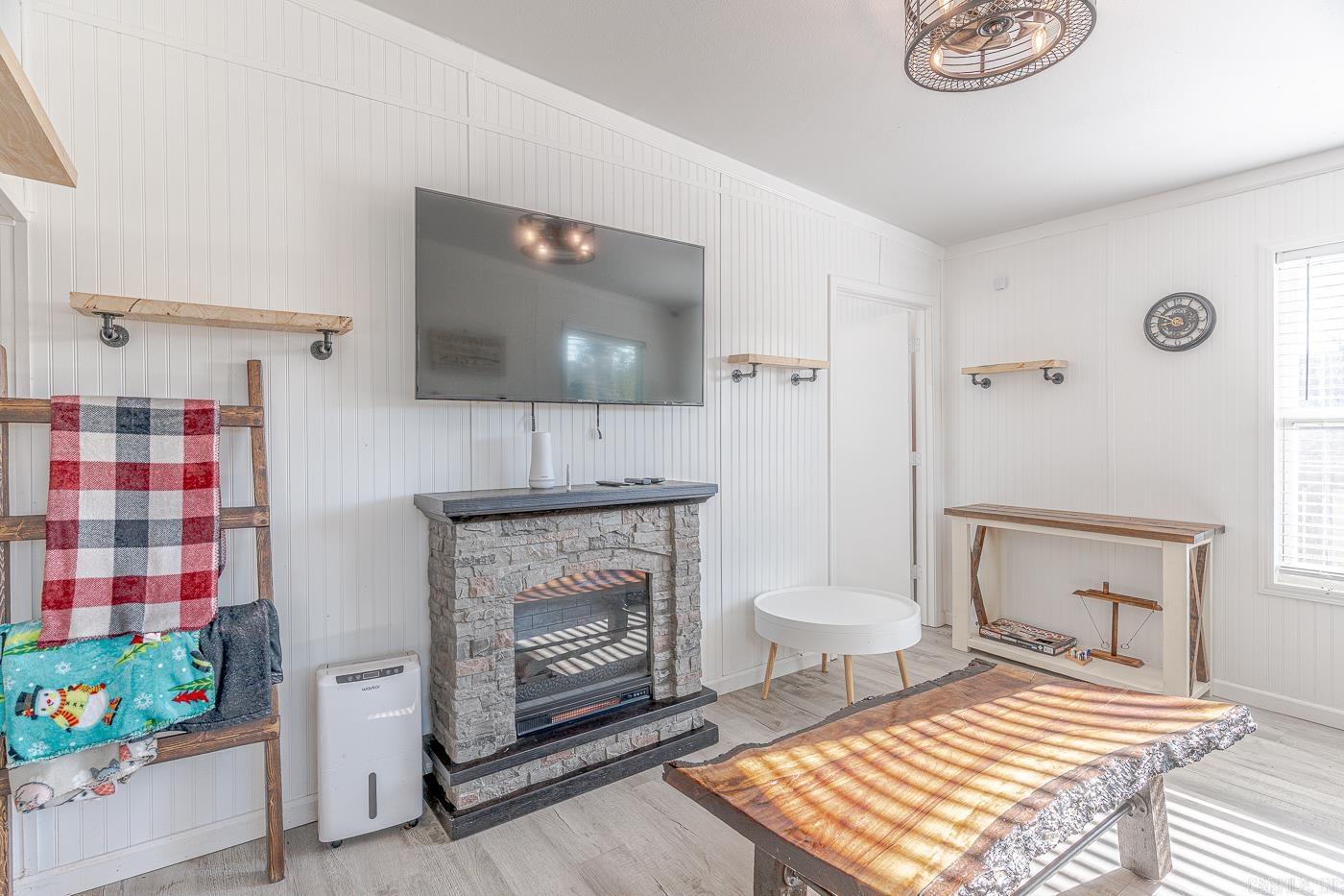 96 Pine Hollow Rd Road