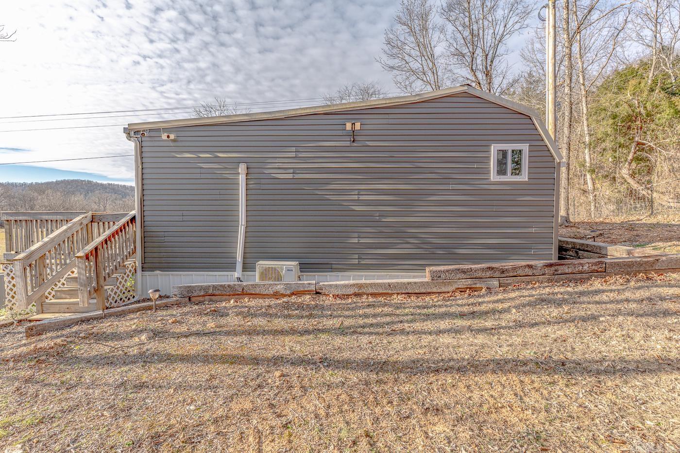 96 Pine Hollow Rd Road