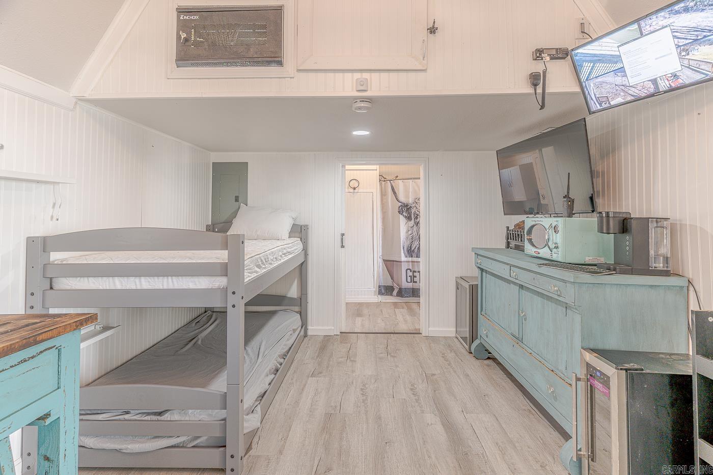 96 Pine Hollow Rd Road