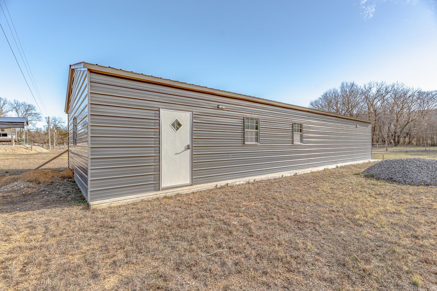 96 Pine Hollow Rd Road