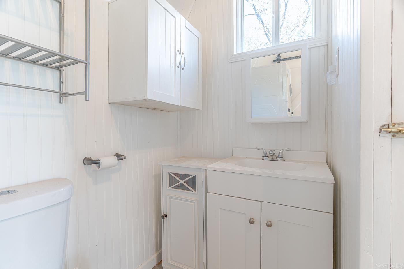 96 Pine Hollow Rd Road