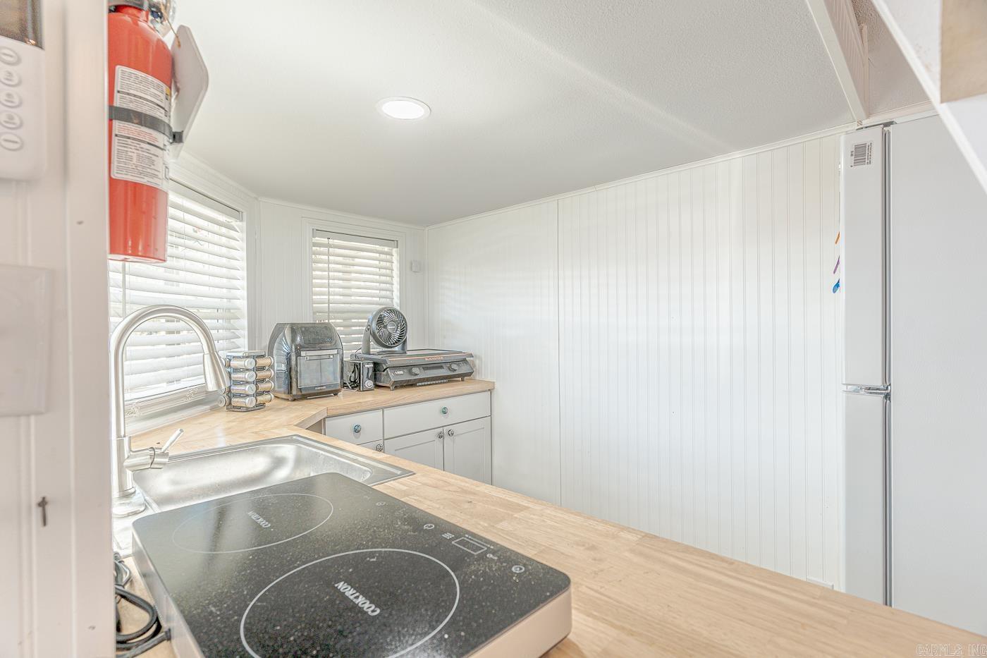 96 Pine Hollow Rd Road