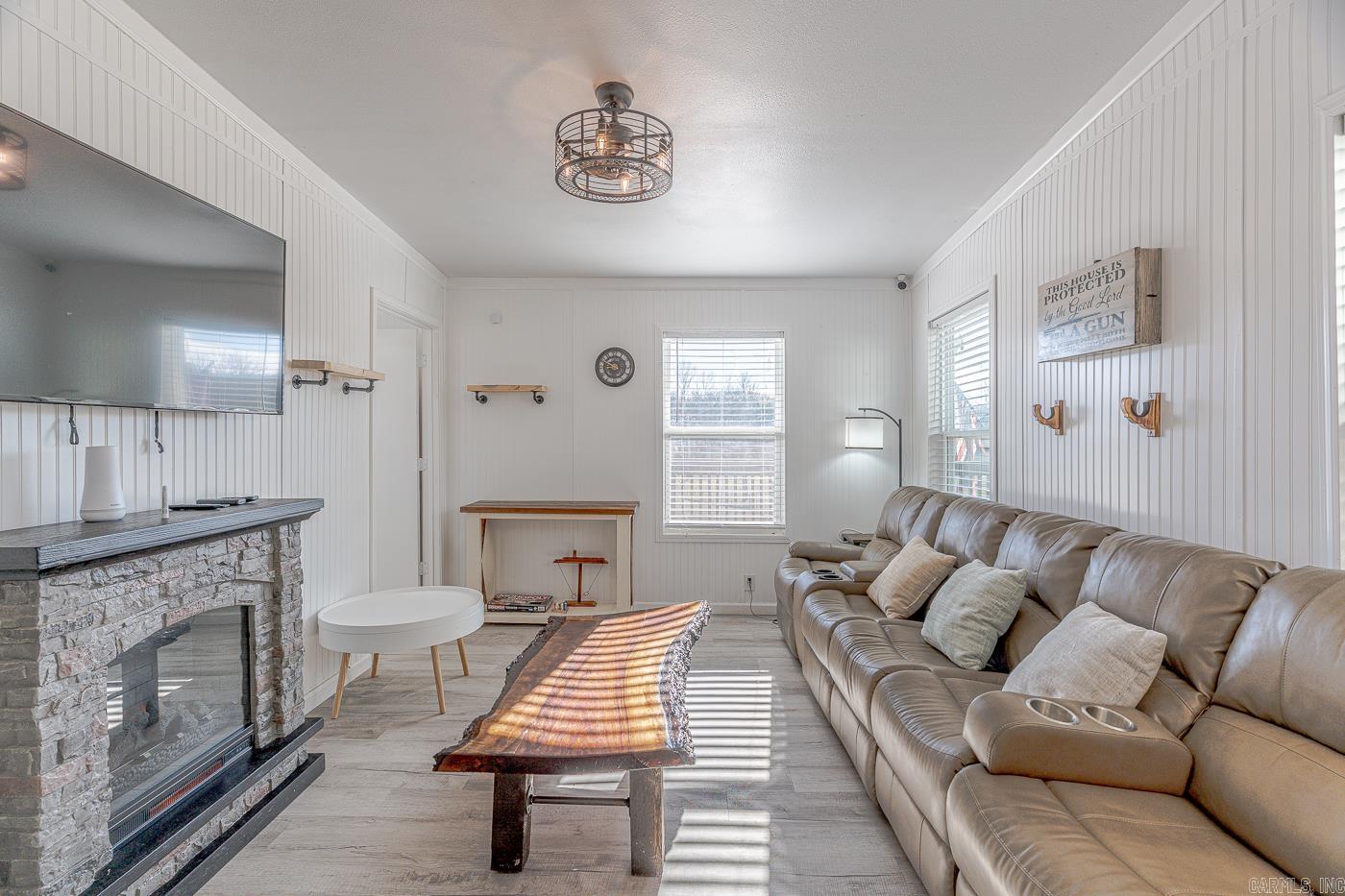 96 Pine Hollow Rd Road