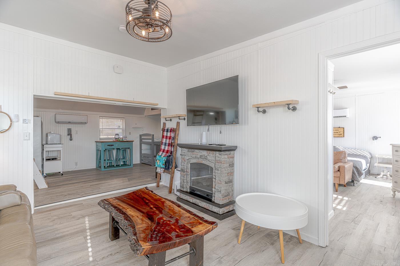 96 Pine Hollow Rd Road