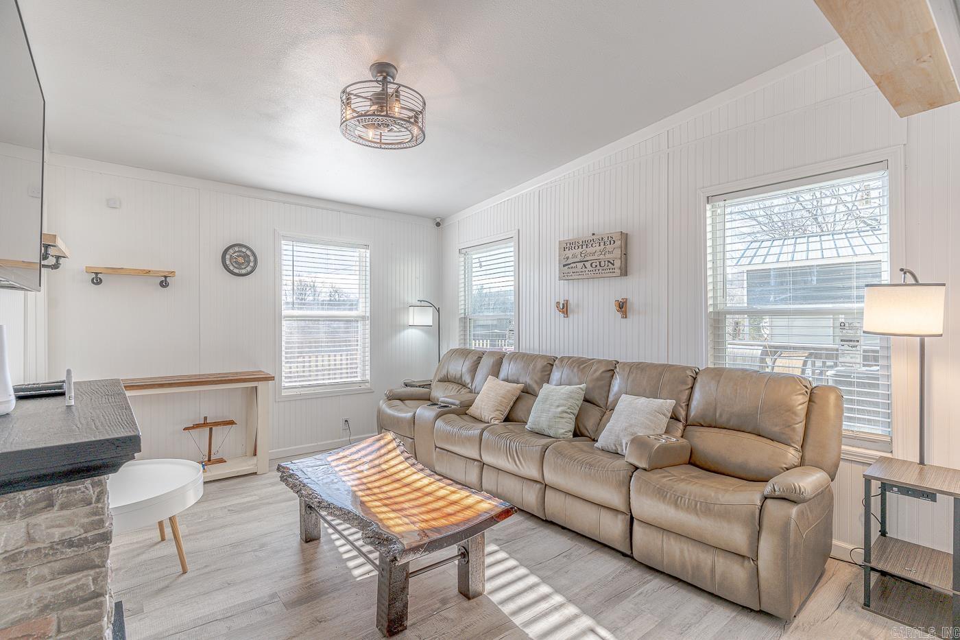 96 Pine Hollow Rd Road