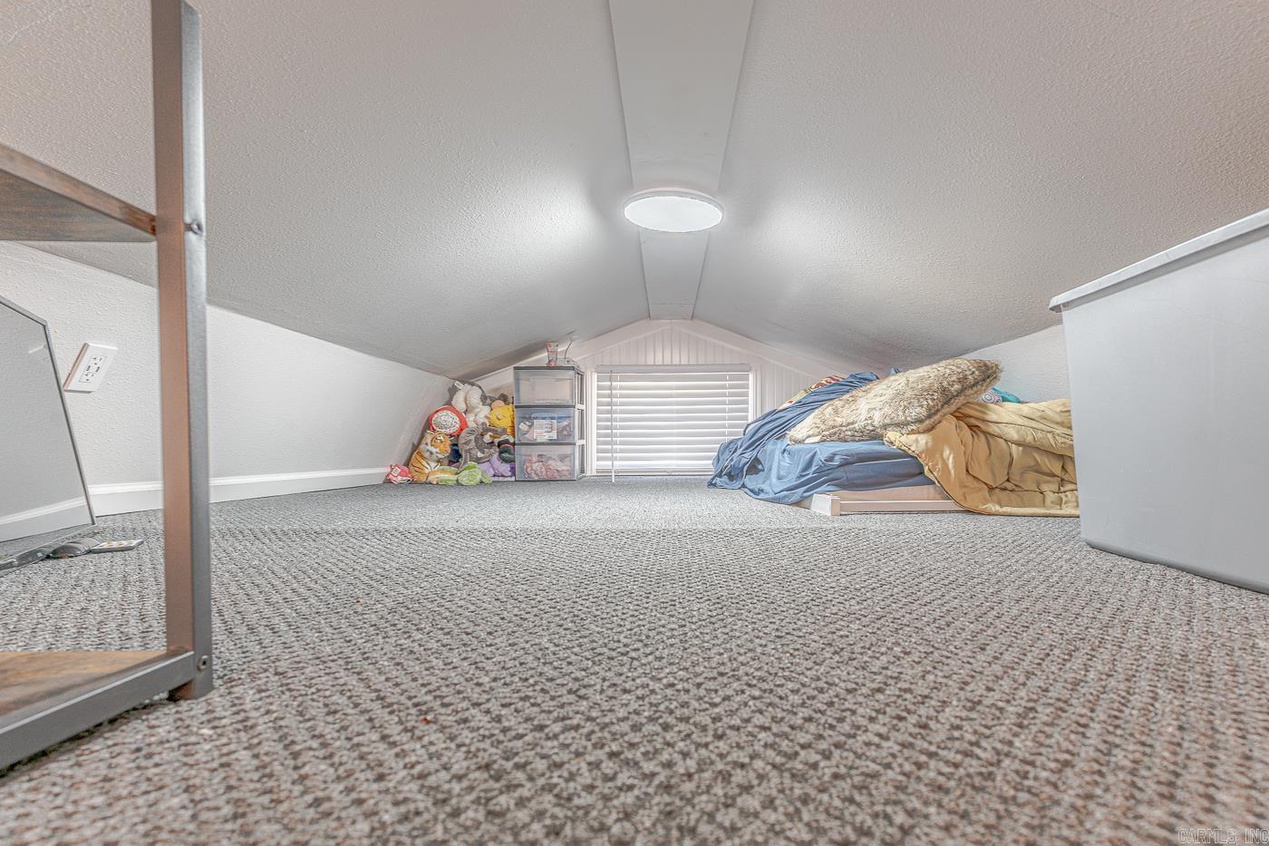 96 Pine Hollow Rd Road