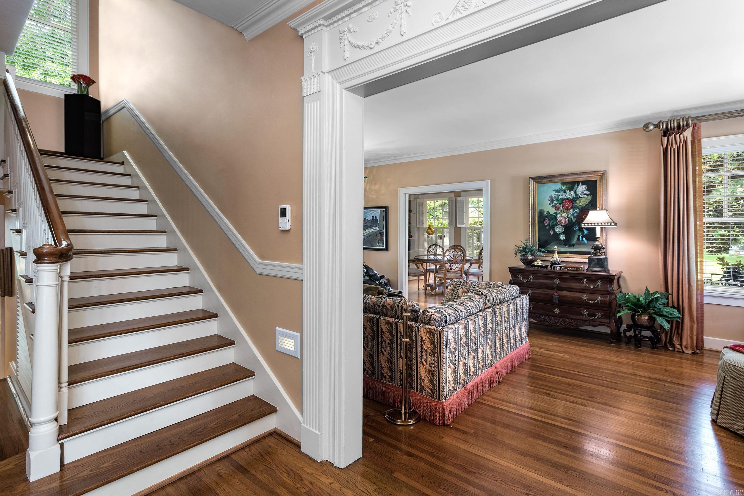4900 Crestwood Drive