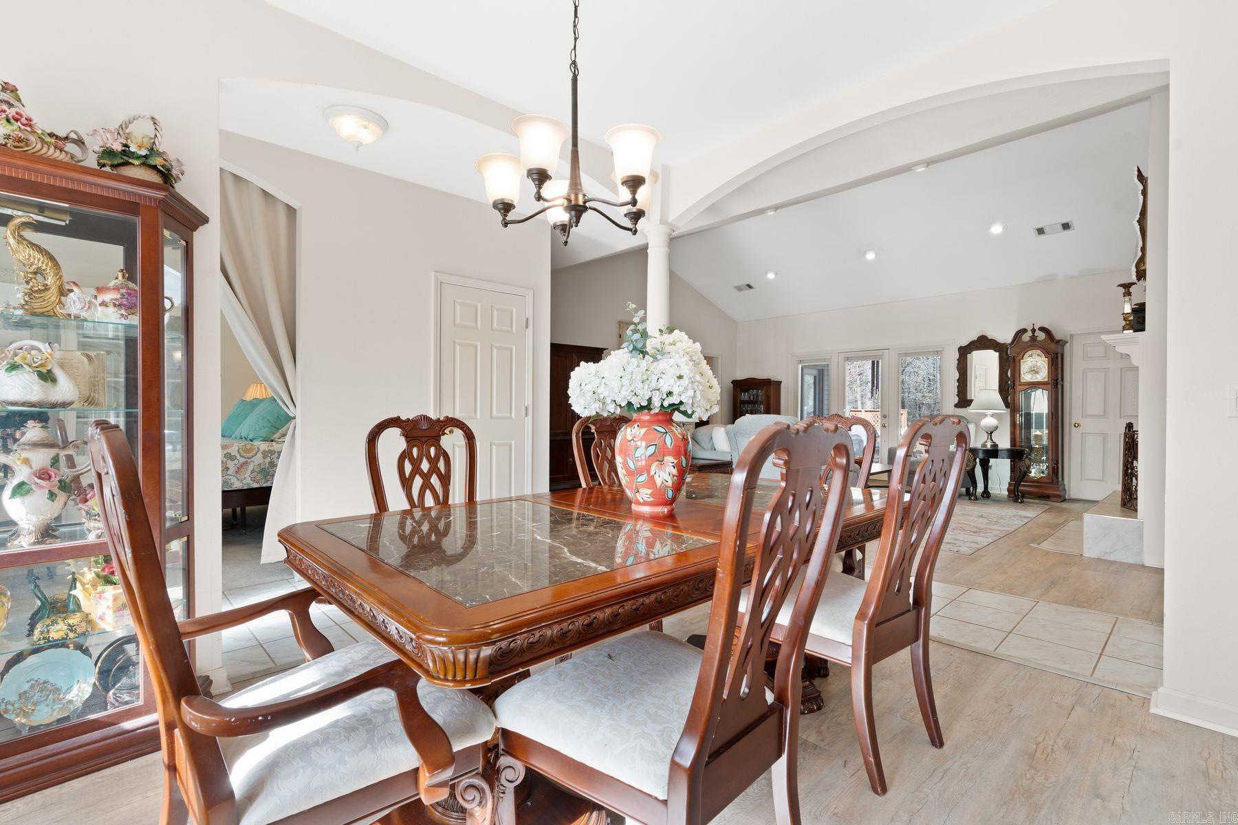 5 Bosque Place