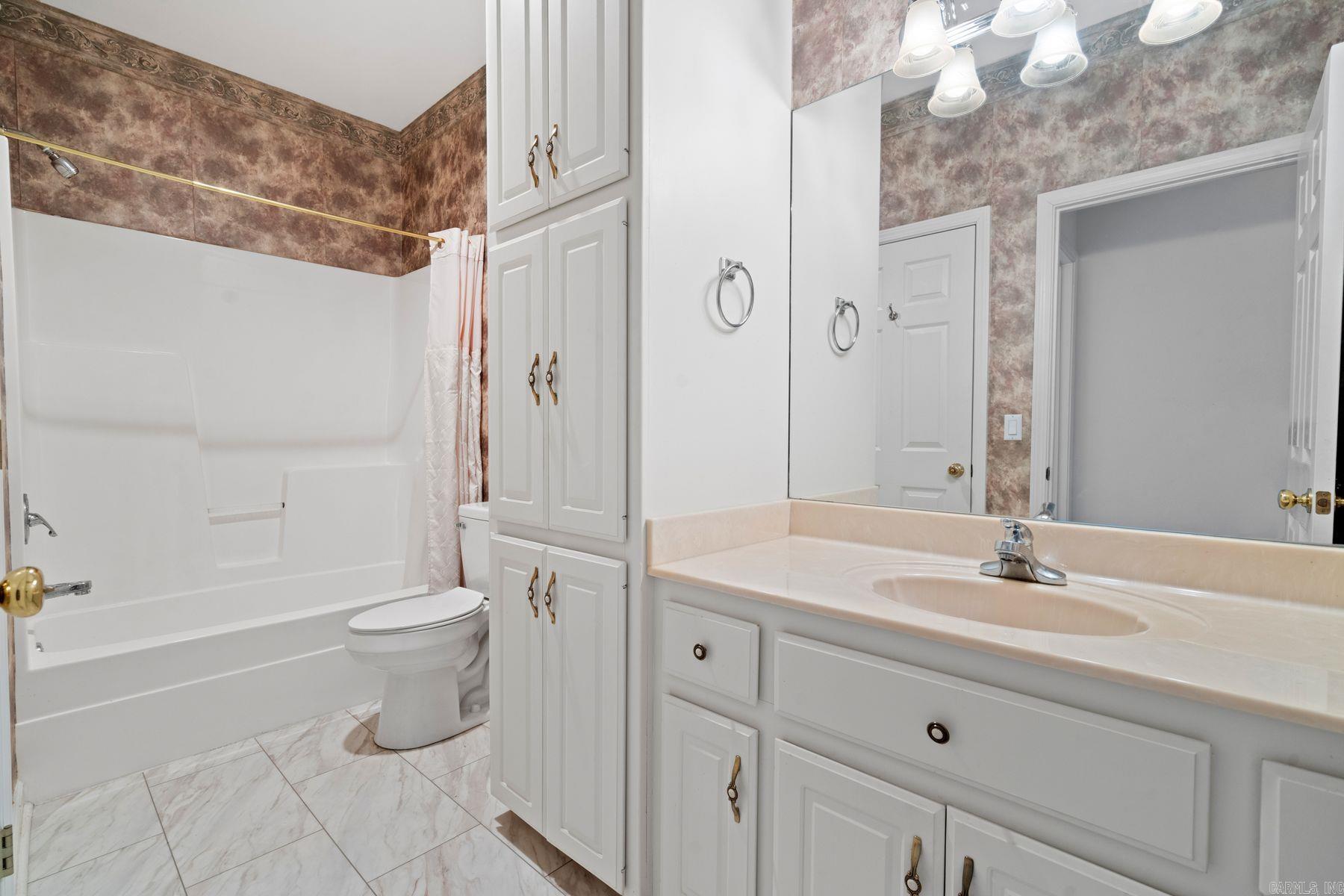 5 Bosque Place