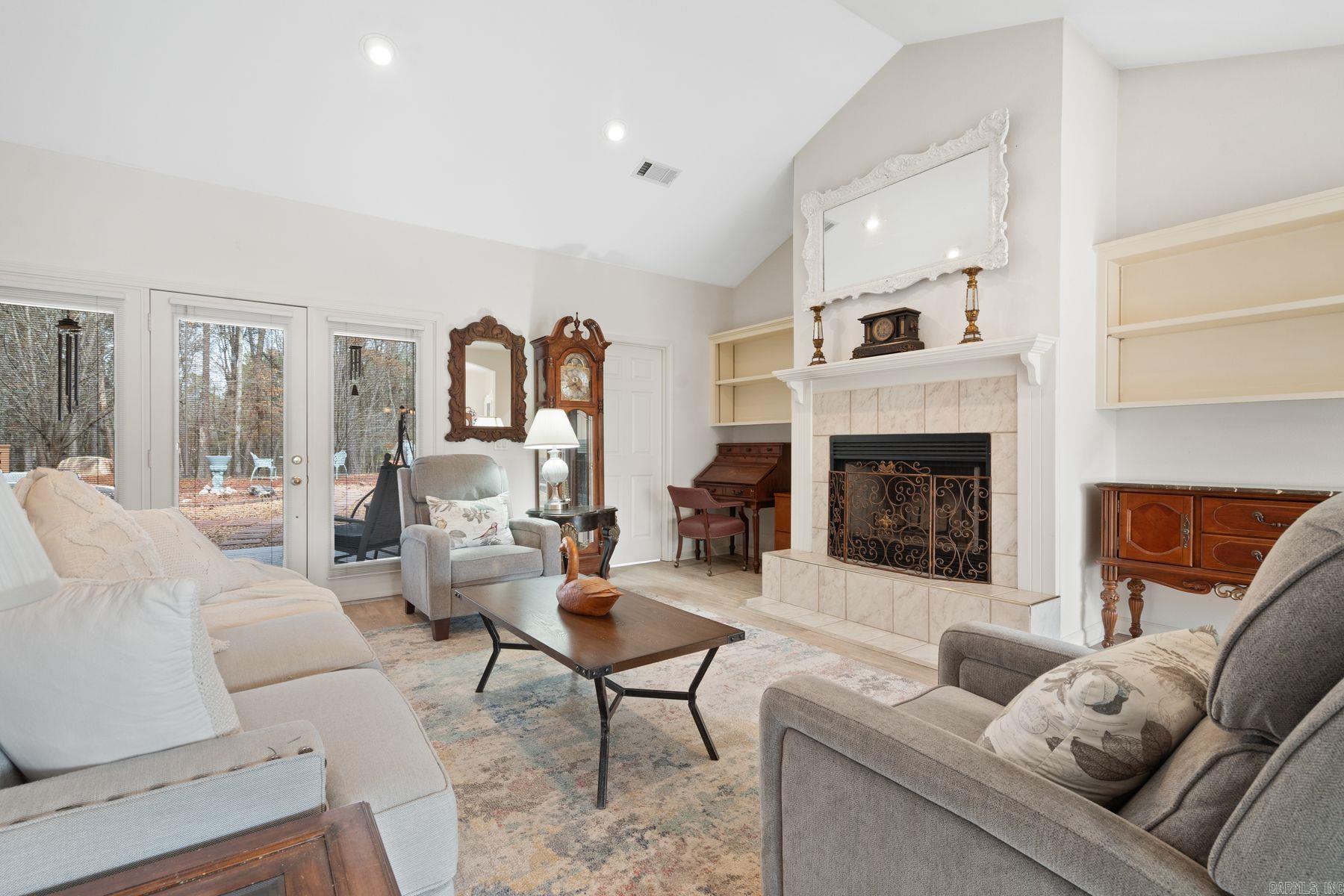 5 Bosque Place