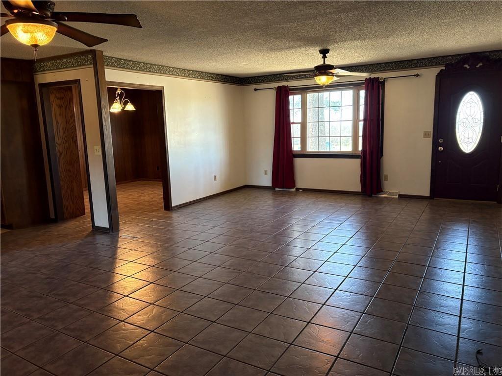 11894 Highway 359