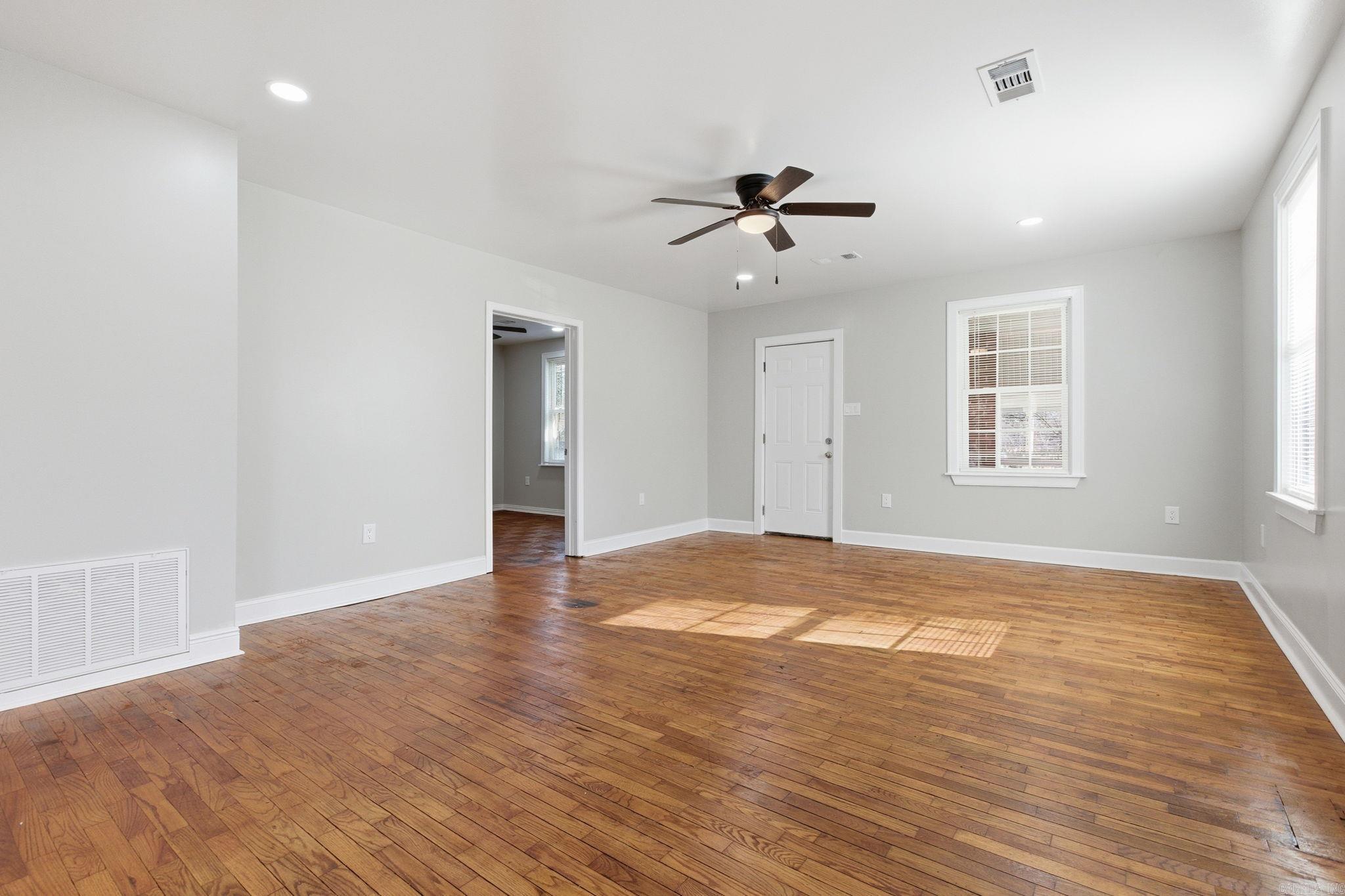 1703 W 19Th Street