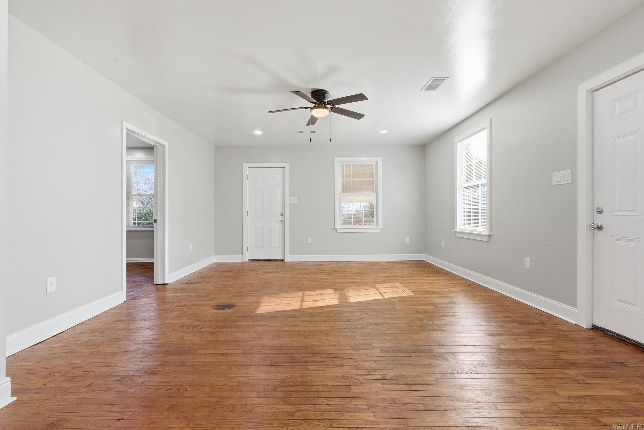 1703 W 19Th Street