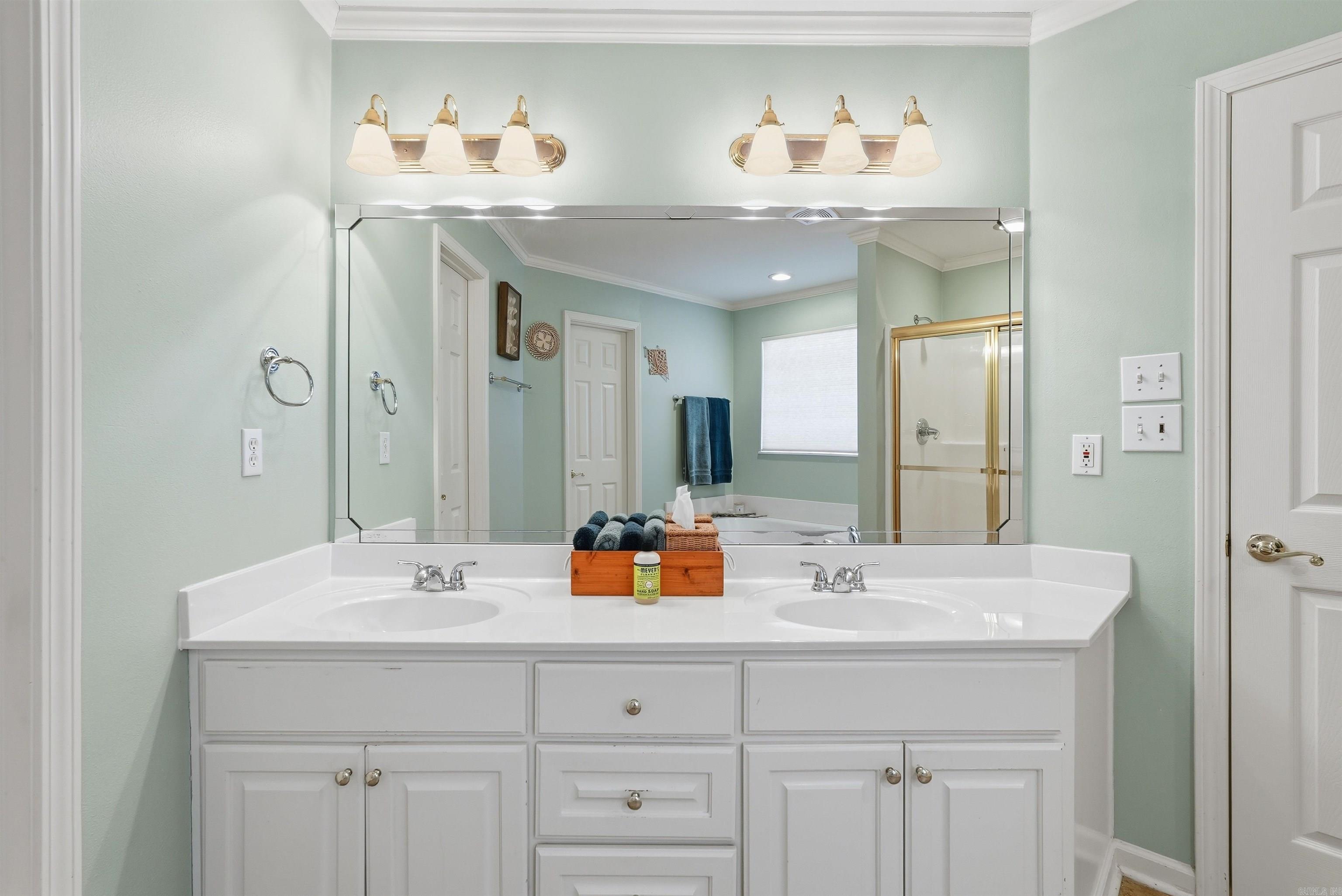 24 Eagle Nest Court