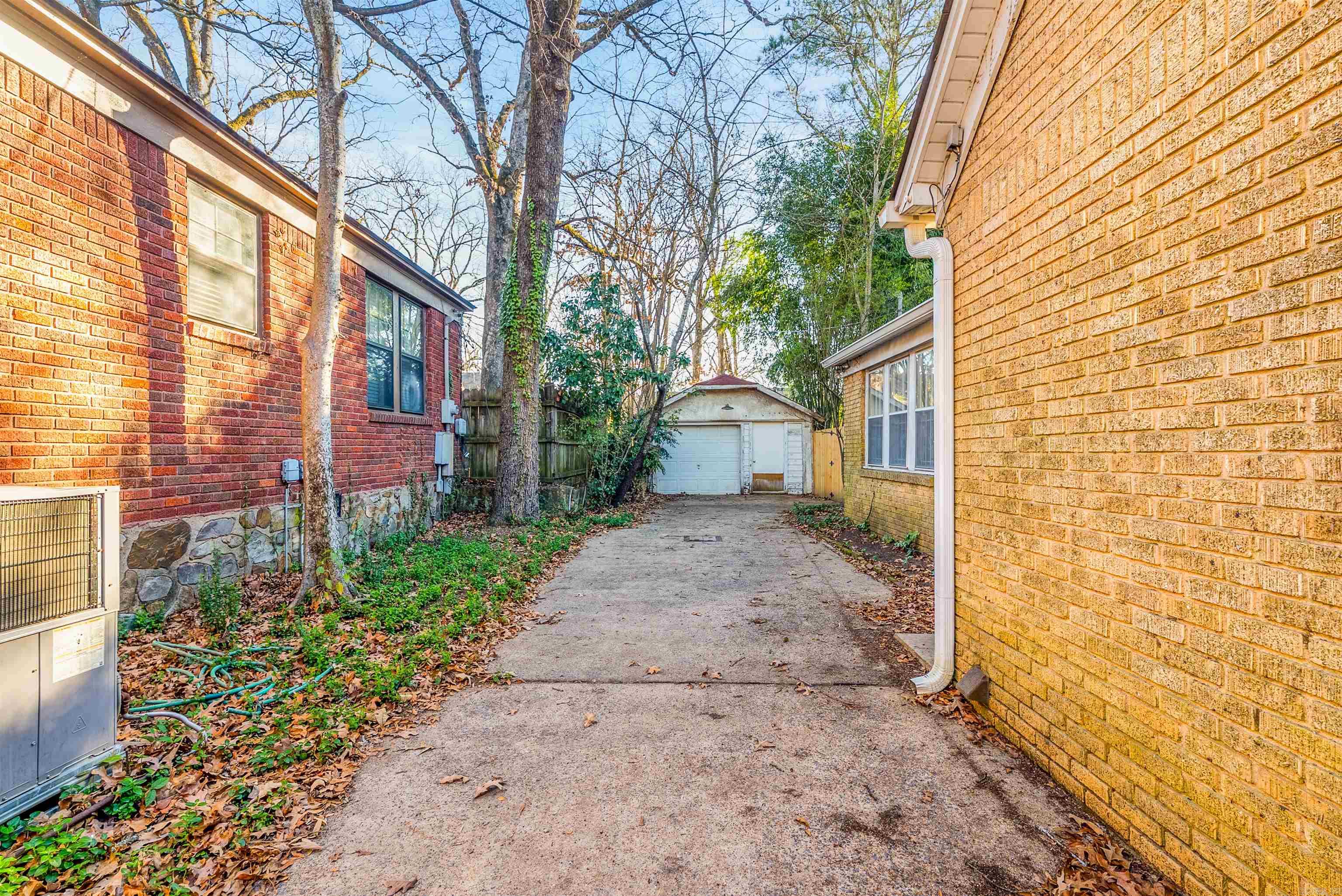 1409 Fair Park Blvd